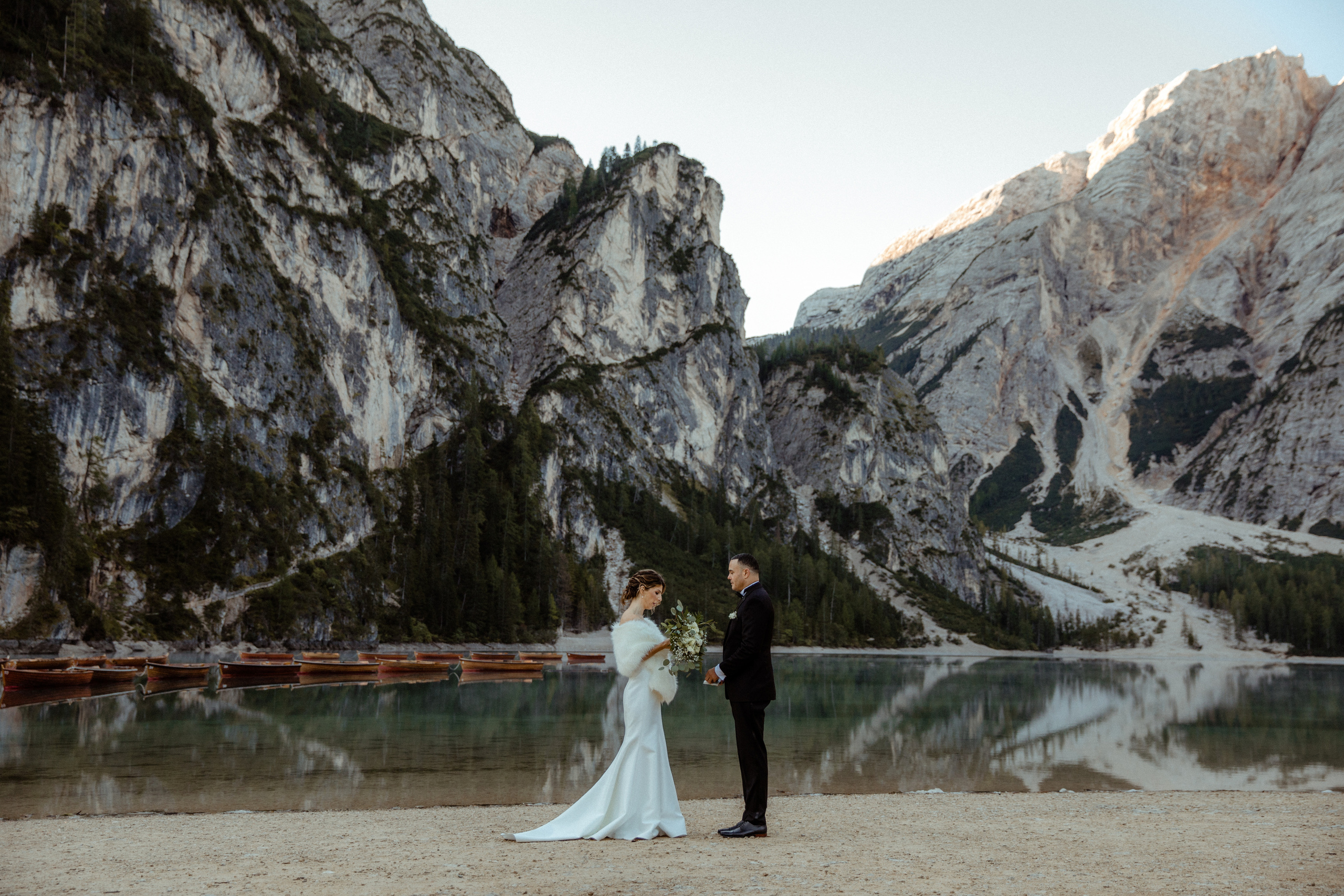 elopement at Lago di Braies