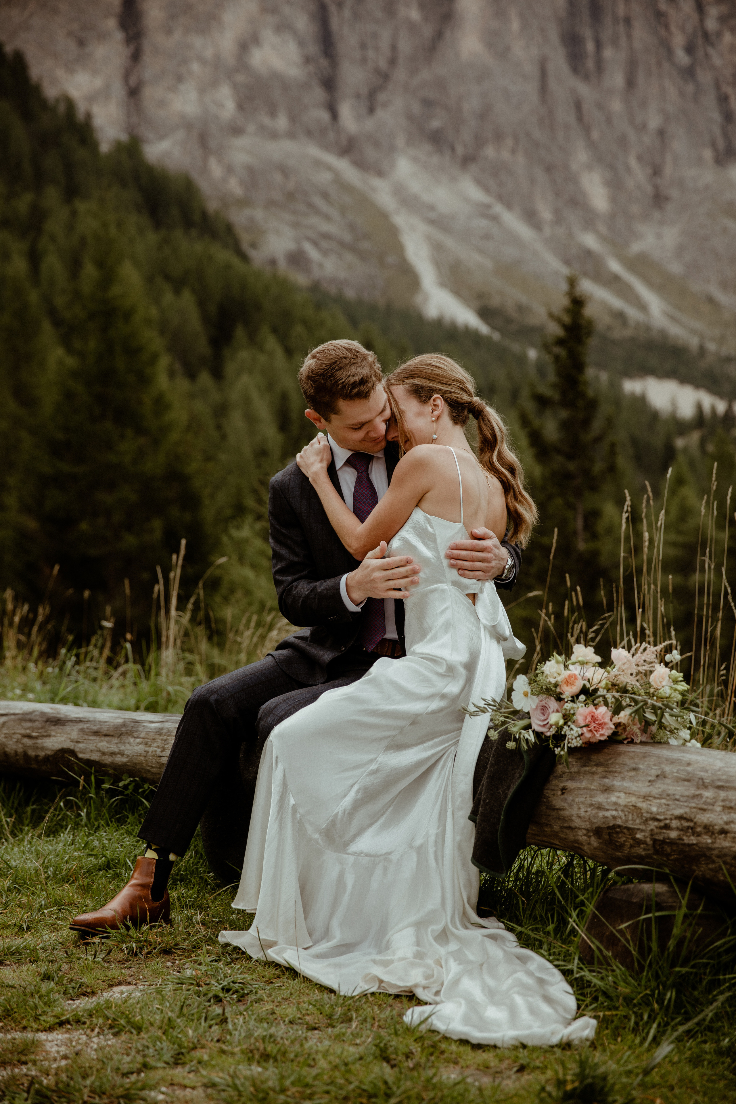 Intimate Wedding in the Dolomites. Iceland elopement photo and video | Nikolaichik Photo