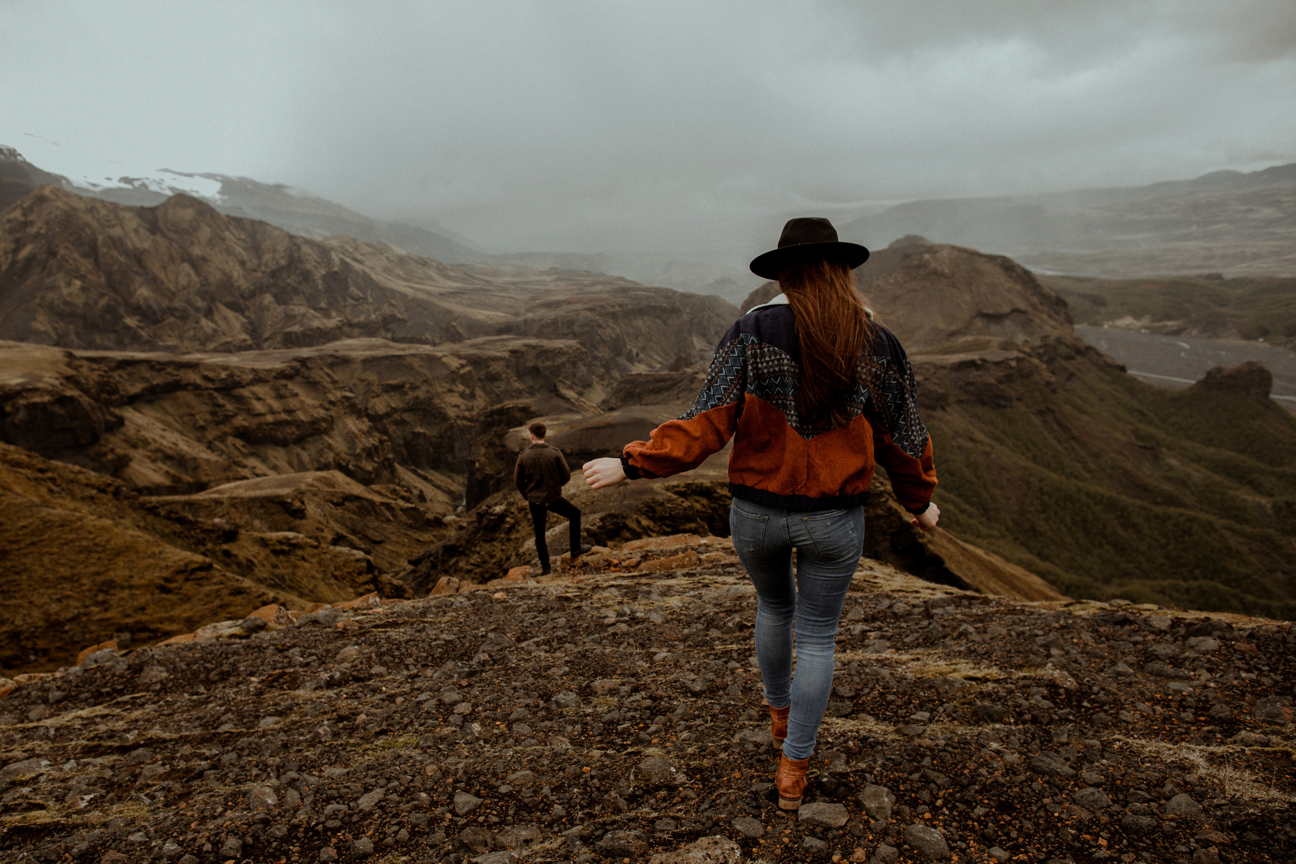 Hiking photoshoot in highlands of Iceland. Iceland elopement photographer & videographer