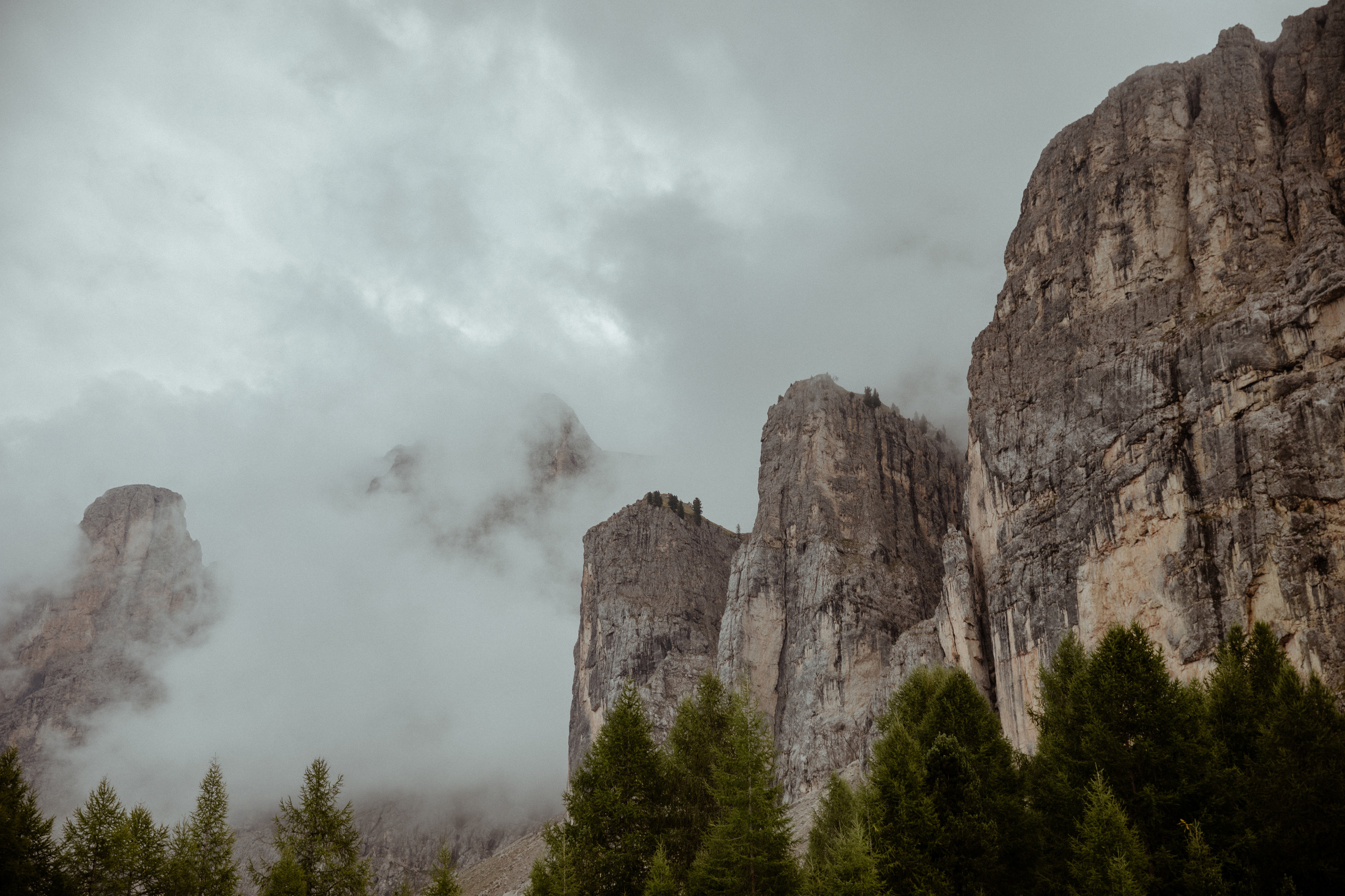Intimate Wedding in the Dolomites. Iceland elopement photo and video | Nikolaichik Photo