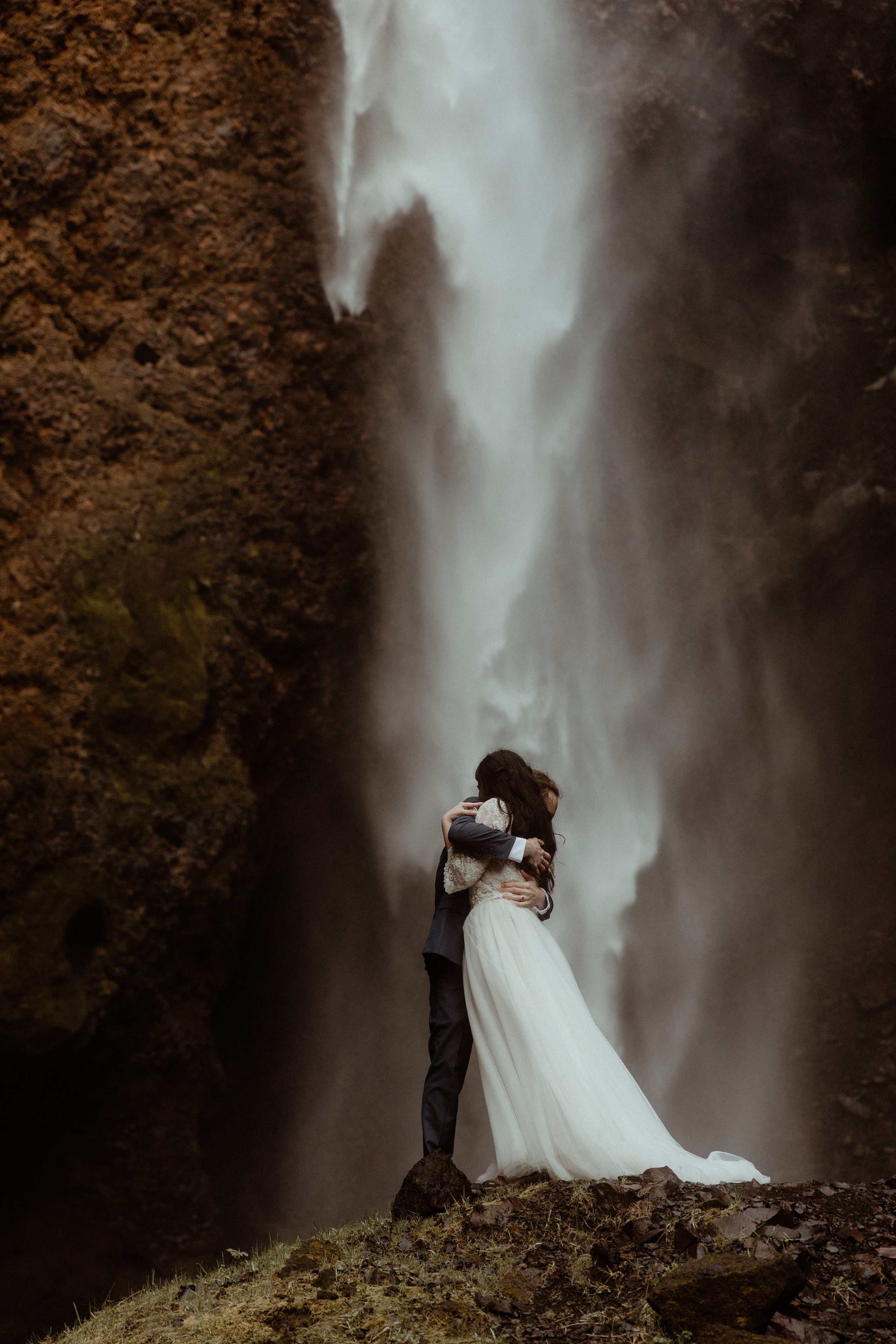 Hiking Iceland Elopement. Iceland elopement photographer & videographer