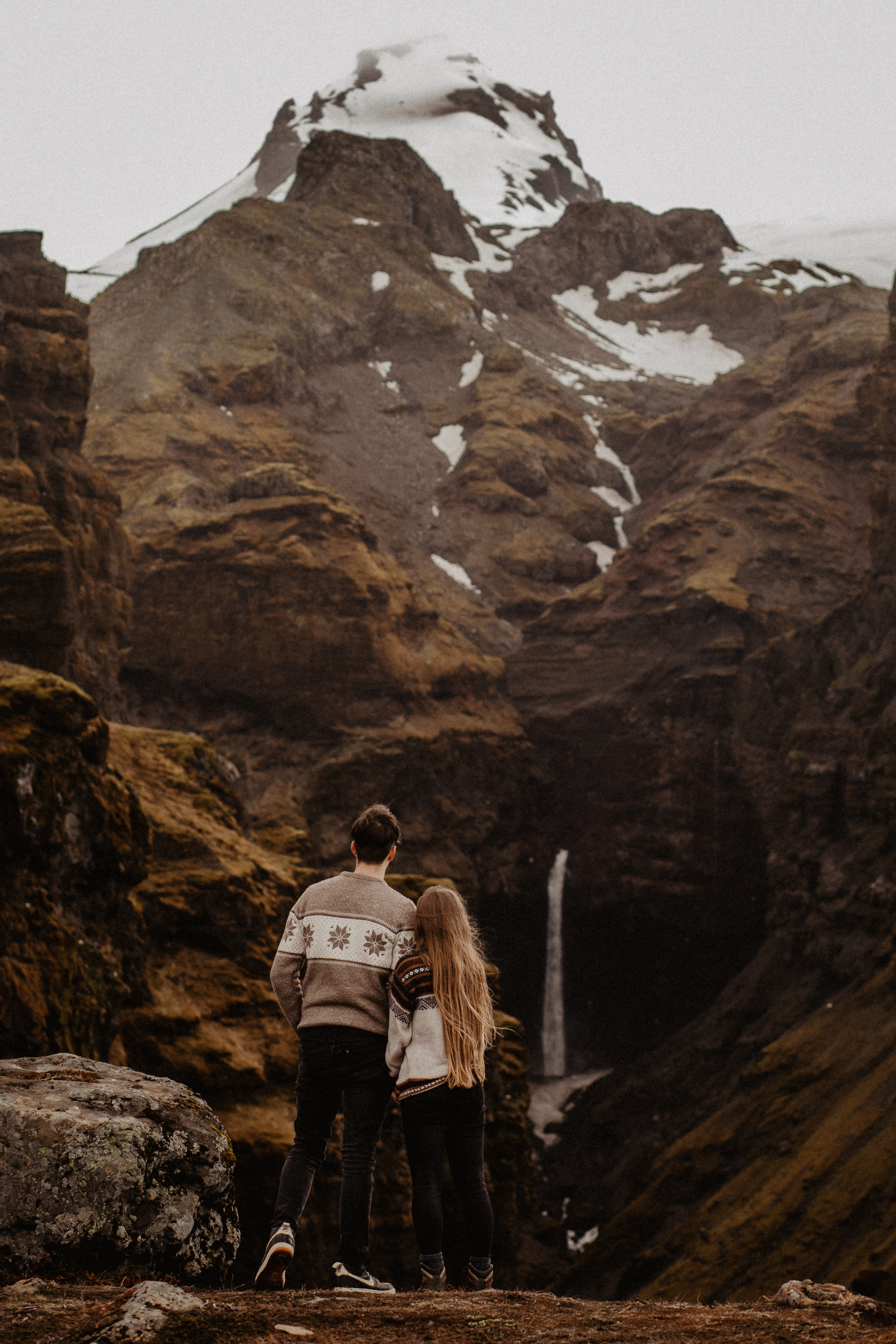 Couple photoshoot in front of volcano eruption in Iceland. Iceland elopement photo and video | Nikolaichik Photo