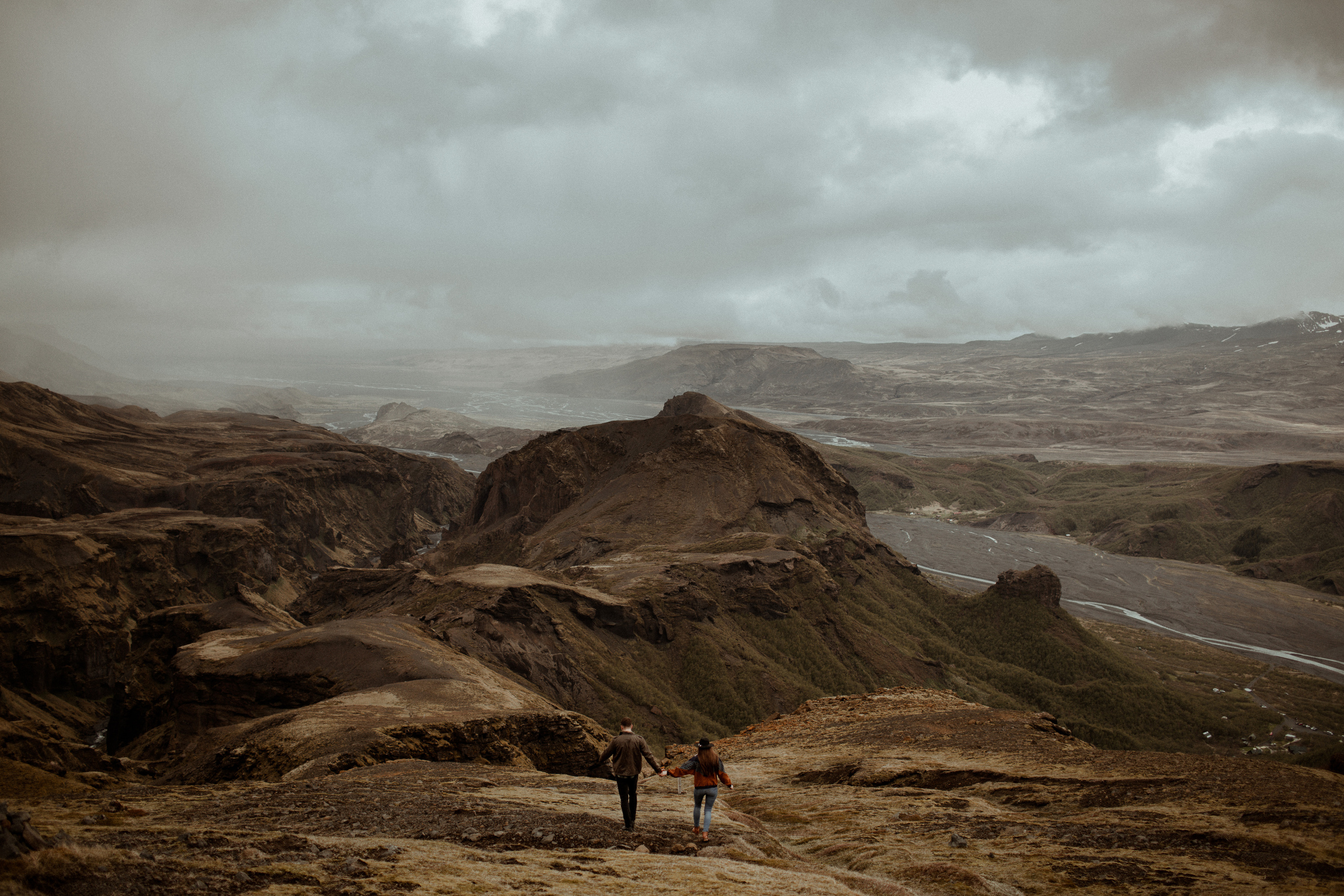 Hiking photoshoot in highlands of Iceland. Iceland elopement photographer & videographer