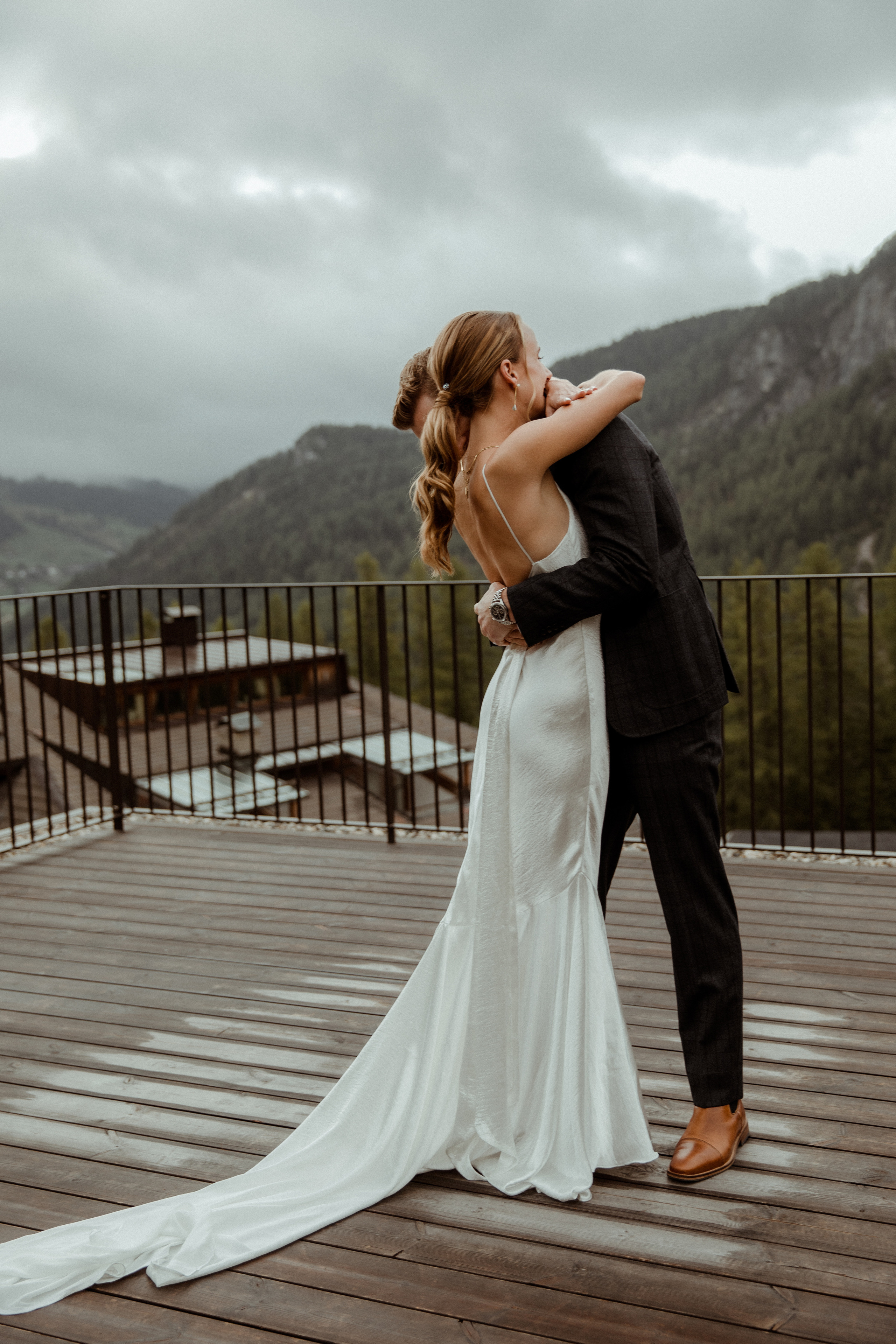 Intimate Wedding in the Dolomites. Iceland elopement photo and video | Nikolaichik Photo