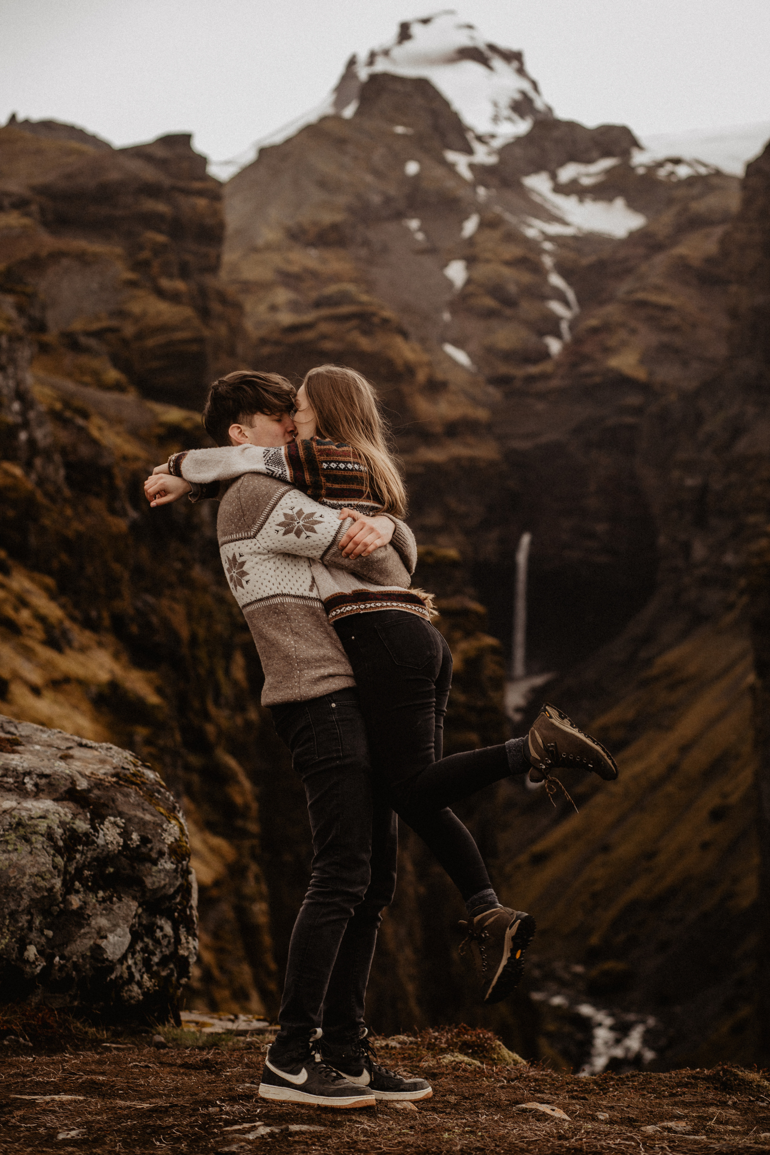 Couple photoshoot in front of volcano eruption in Iceland. Iceland elopement photo and video | Nikolaichik Photo