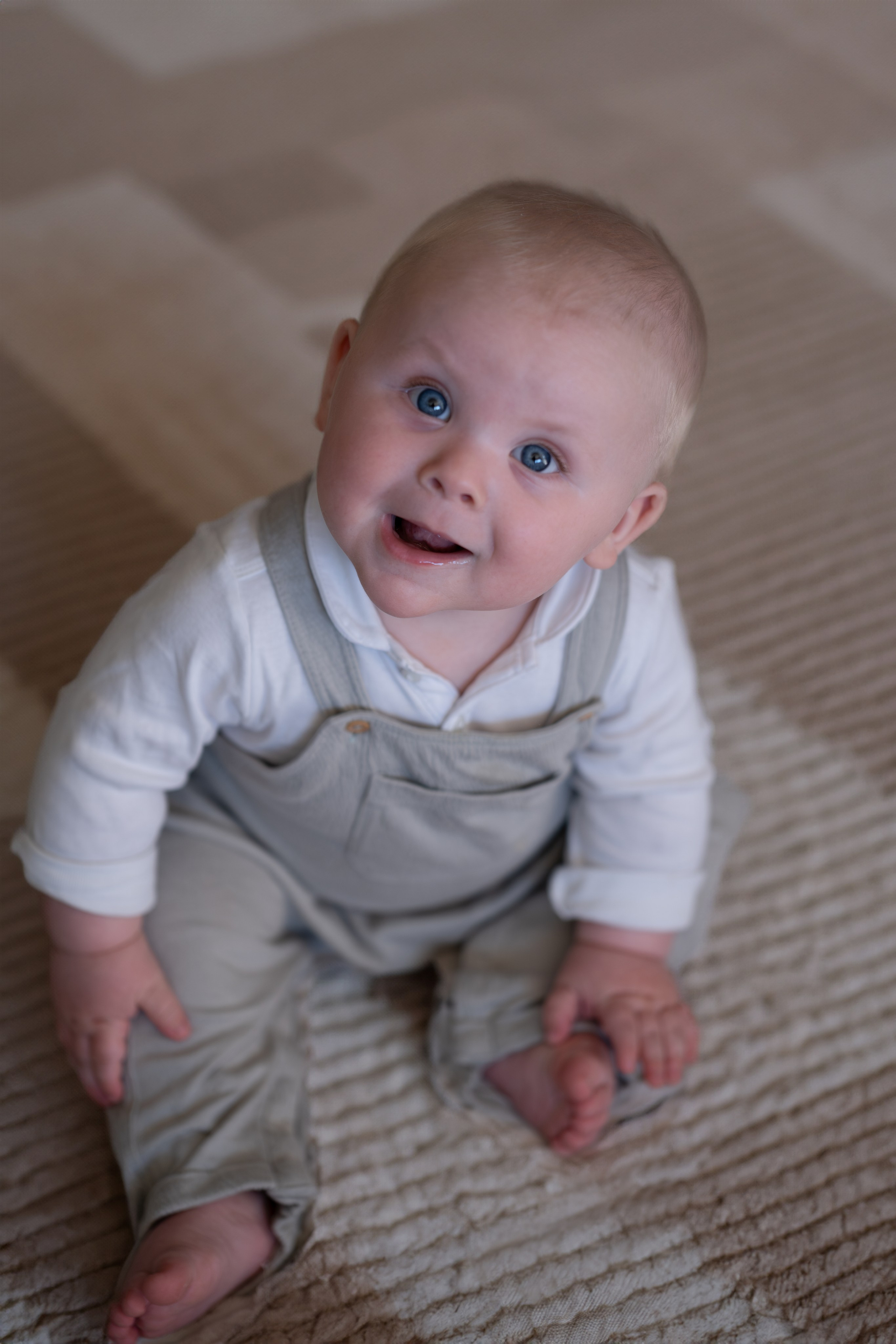 Sußer Junge. Newborn Baby Fotografie Flensburg Babyfotoshooting