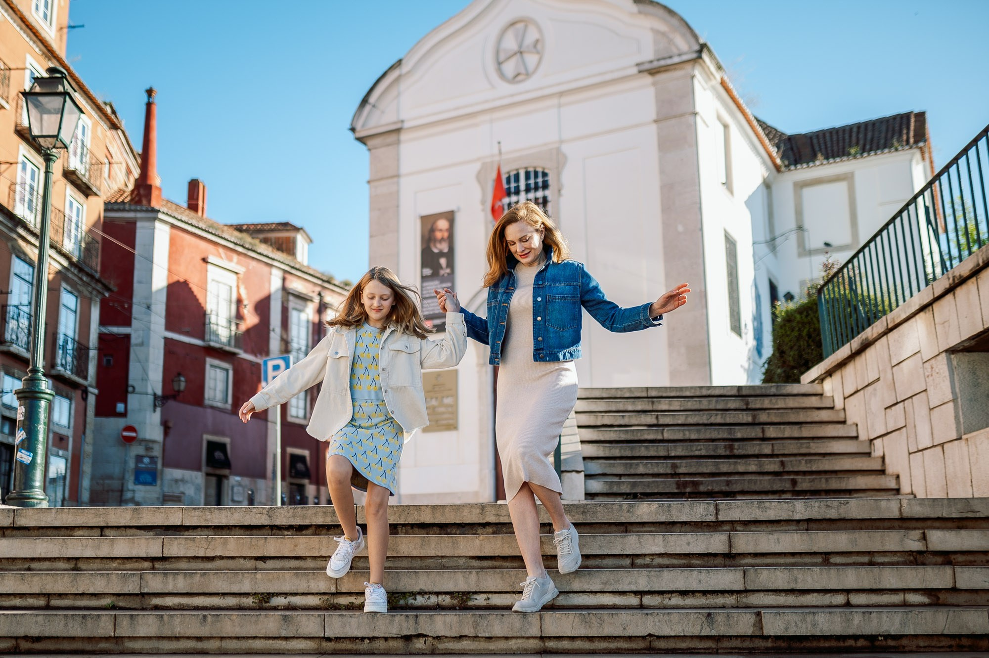 photoshoot in Alfama, Lisbon, фотосессия в Алфаме, Photo shoot for mum and daughter