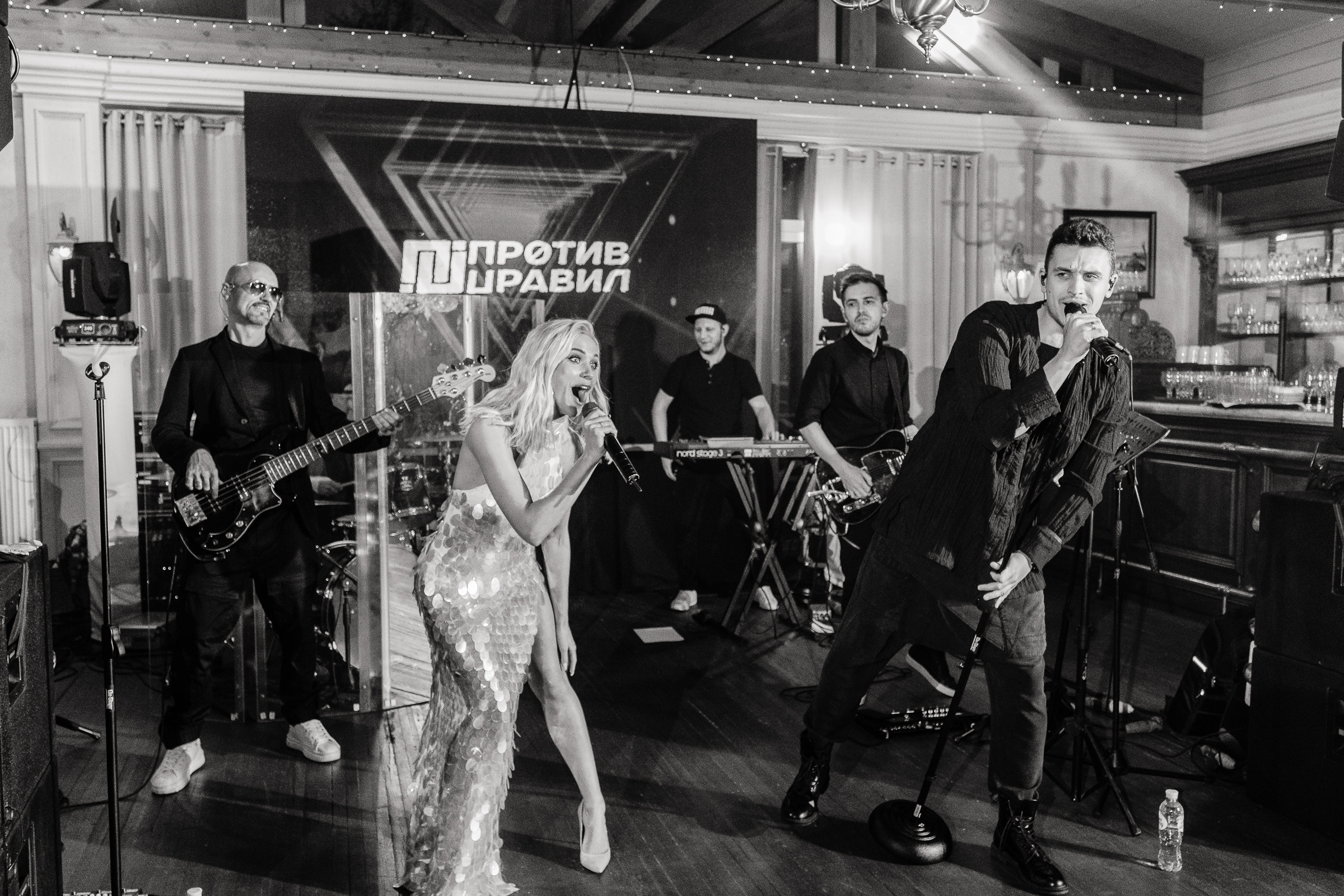 Dance floor entertainment, by Tanya Bodgan, Bude wedding photography.