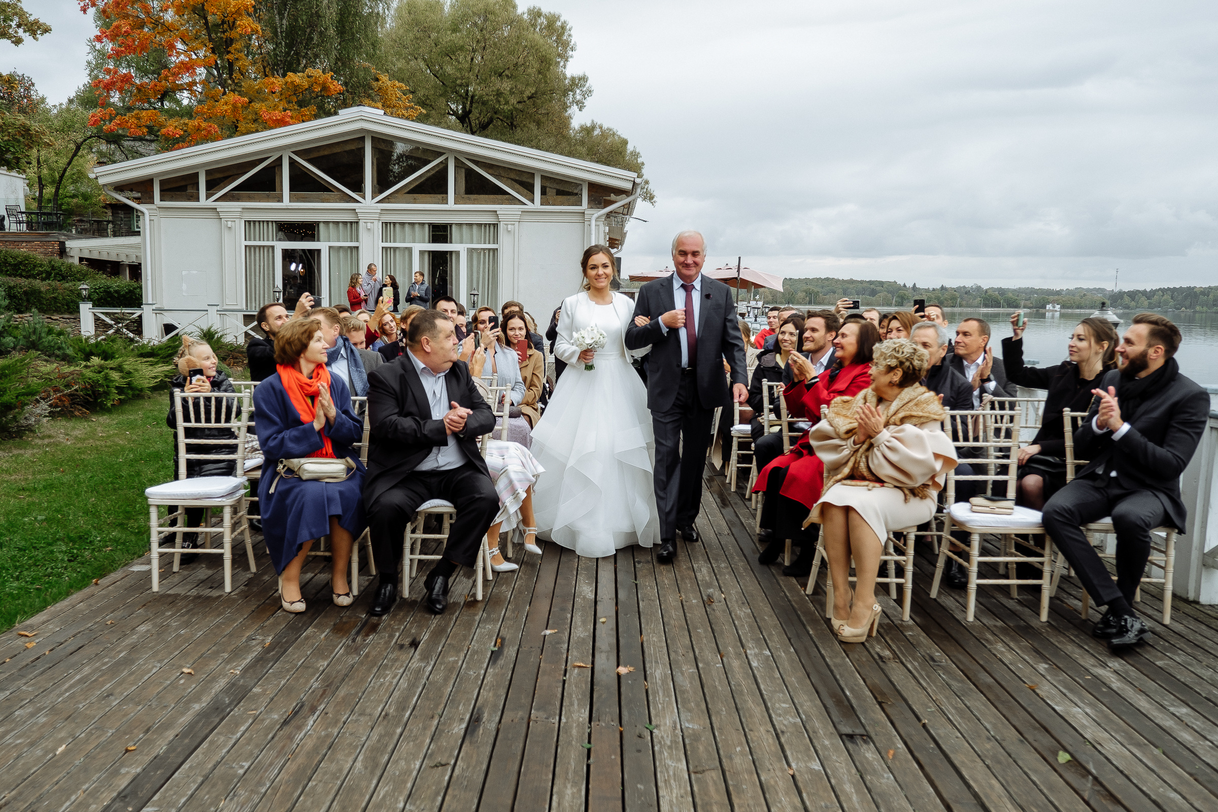 Guest’s reaction to bride, by Tanya Bodgan, Bude wedding photography.
