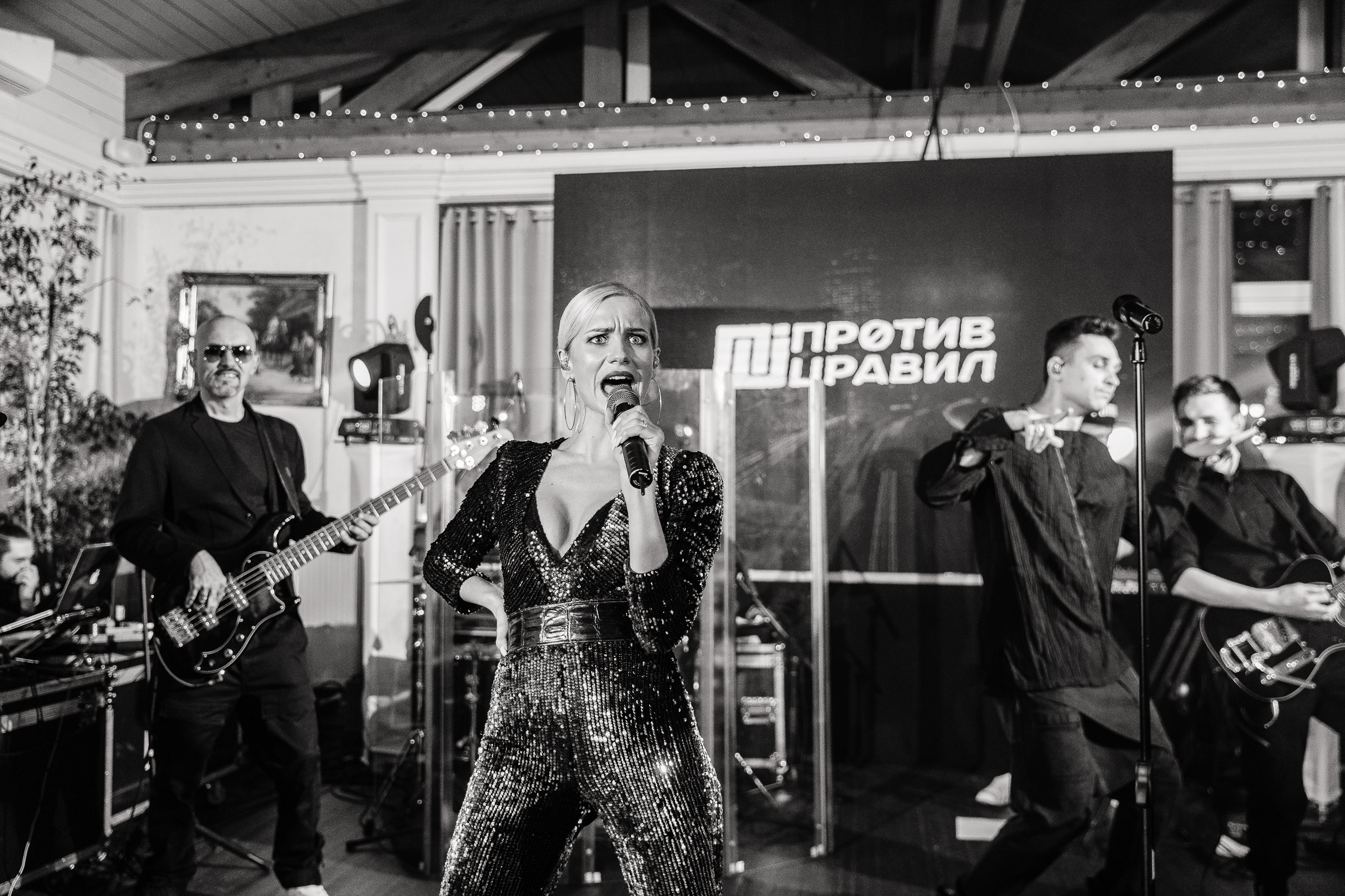 Wedding band, by Tanya Bodgan, Bude wedding photographer.