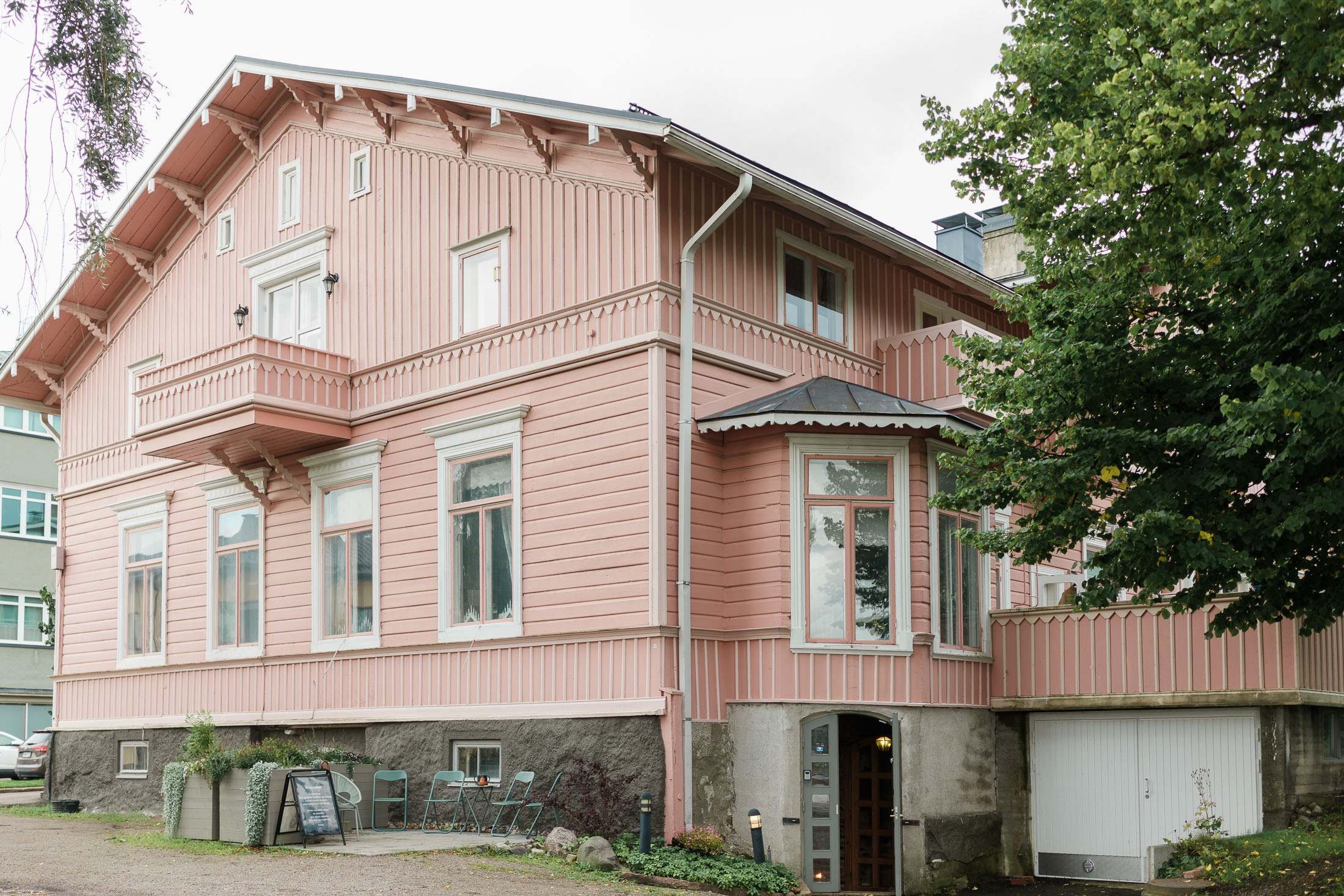 S&J, hääkuvaus Porvoon Tuomiokirkko ja Levinin kellari