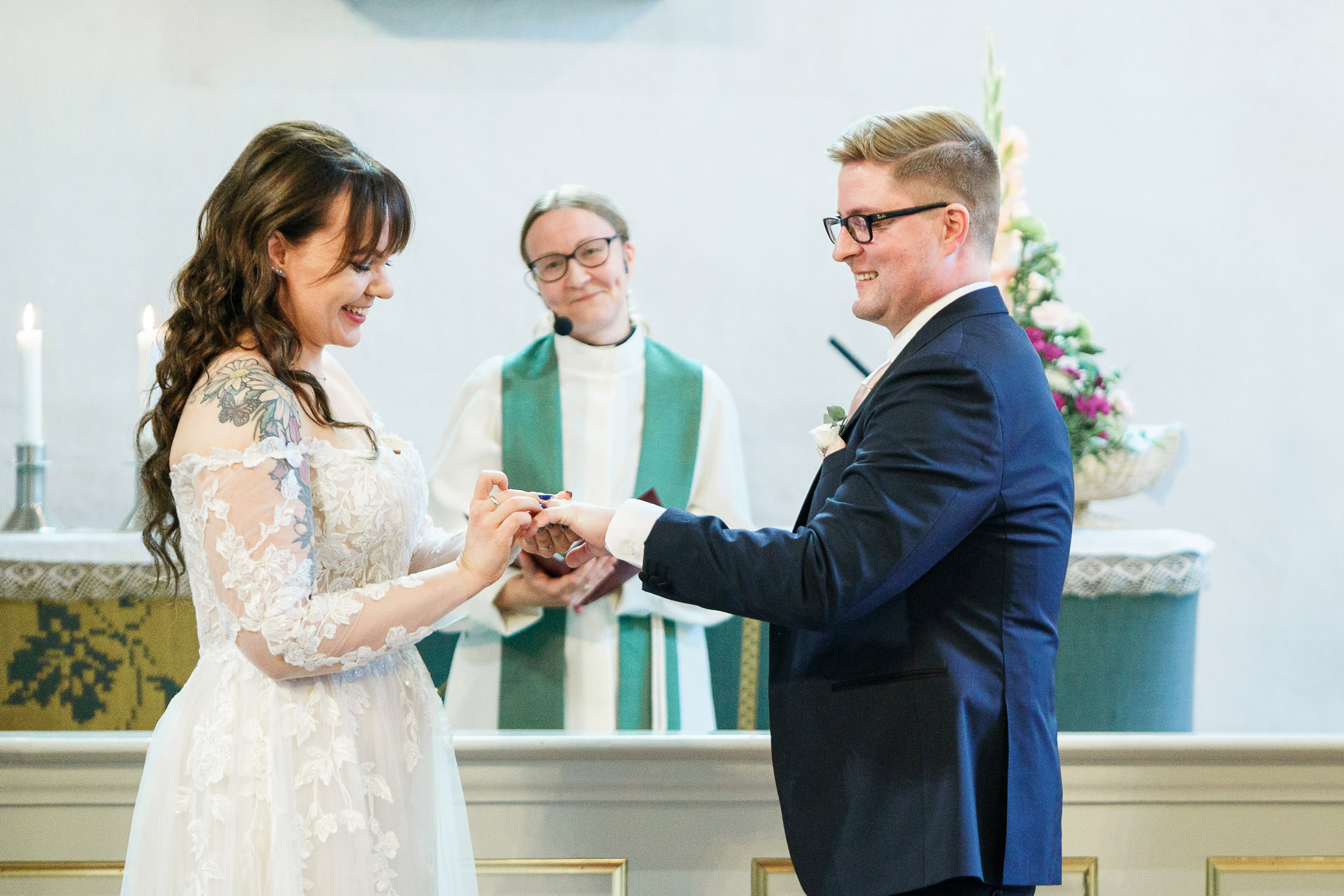 S&J, hääkuvaus Porvoon Tuomiokirkko ja Levinin kellari