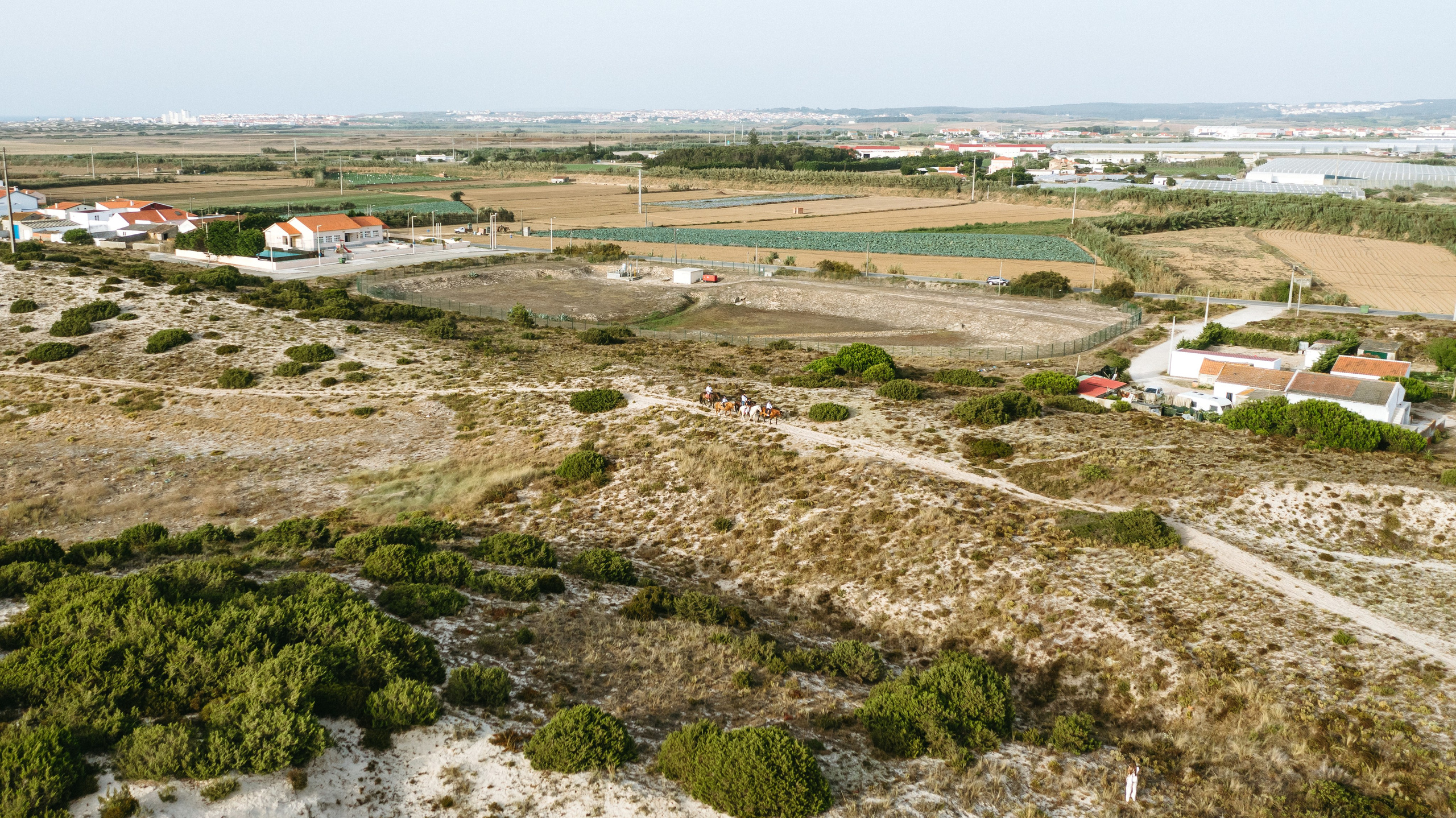 Marlene & Tiago com filhos. Passeios a Cavalo na Praia Peniche | Eco Salgados Agroturismo