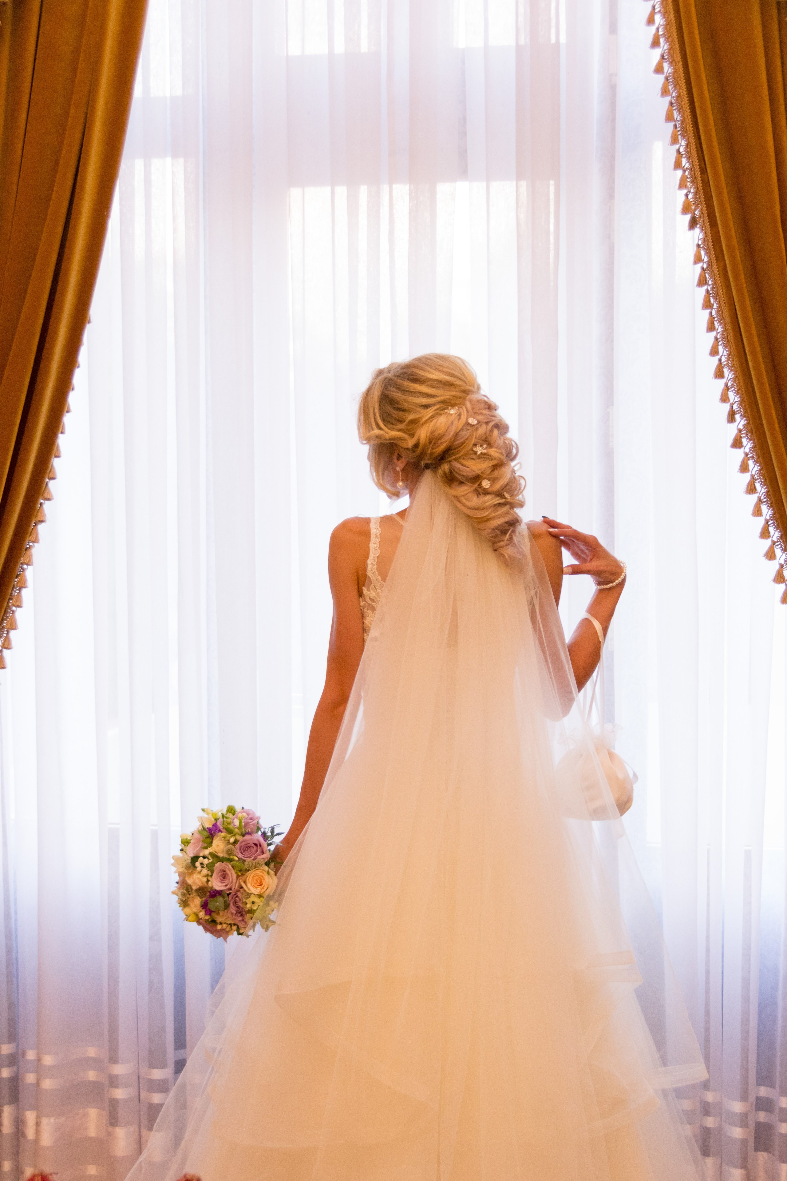 Wedding photographer, Bucharest wedding photographer, photo offer 2024, wedding photo offer, special wedding photographer, wedding photo services, wedding photo-video, Wedding Photo & Video Team - Videographer Bucharest, Team: wedding photographer & videographer, wedding photographer offer , free dates, portrait photographer, bride, wedding dress, jewelry photographer