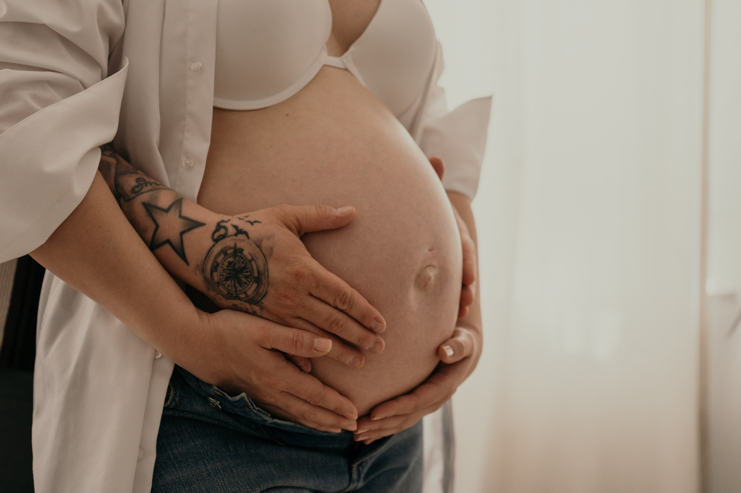 Hayley. Maternity Newborn and Family photographer Hamburg Claire Hambley