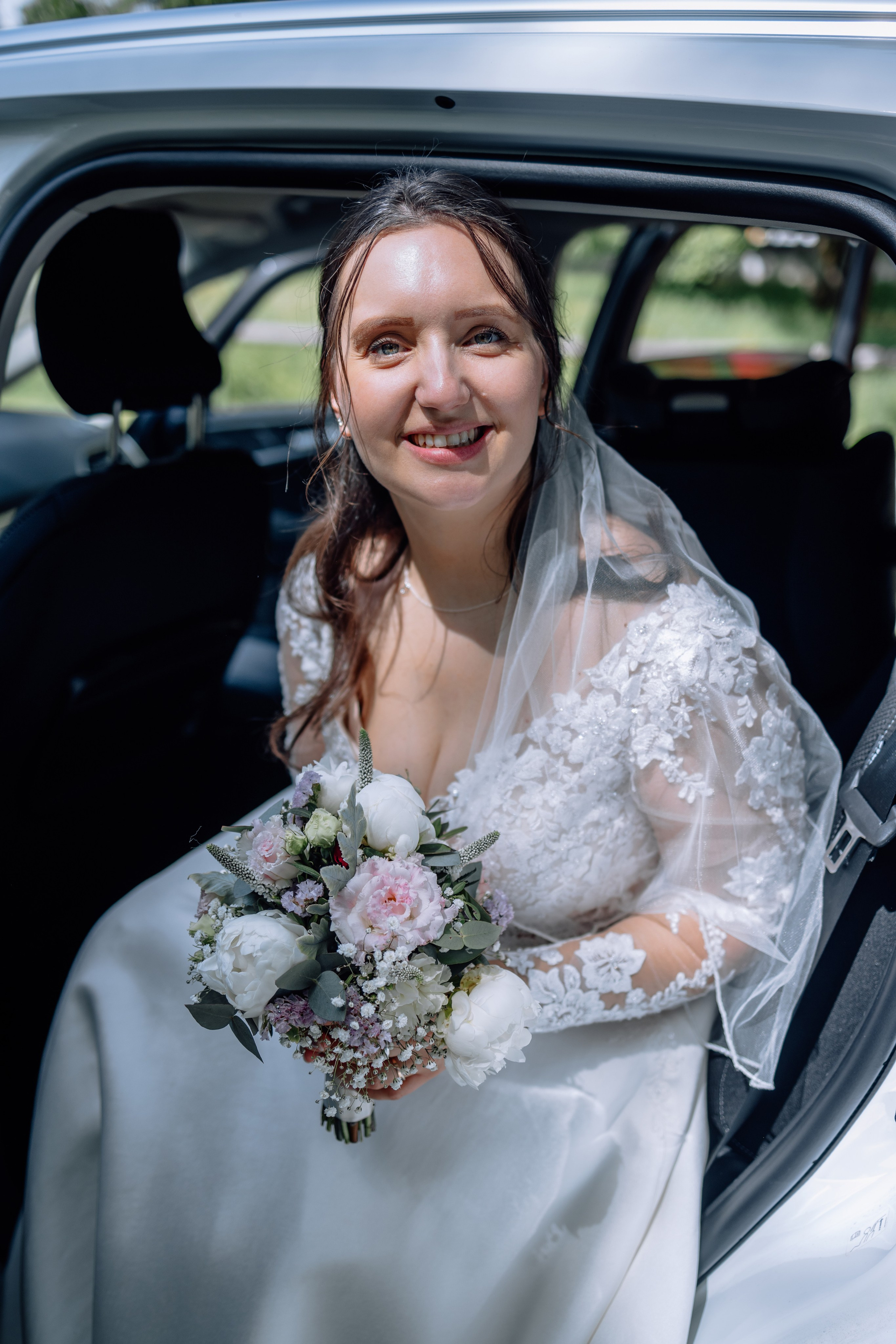 Trauung und Taufe: Heilig-Kreuz-Kirche. Hochzeitsfotograf München Taufe Familienfotograf Tanja Mauke
