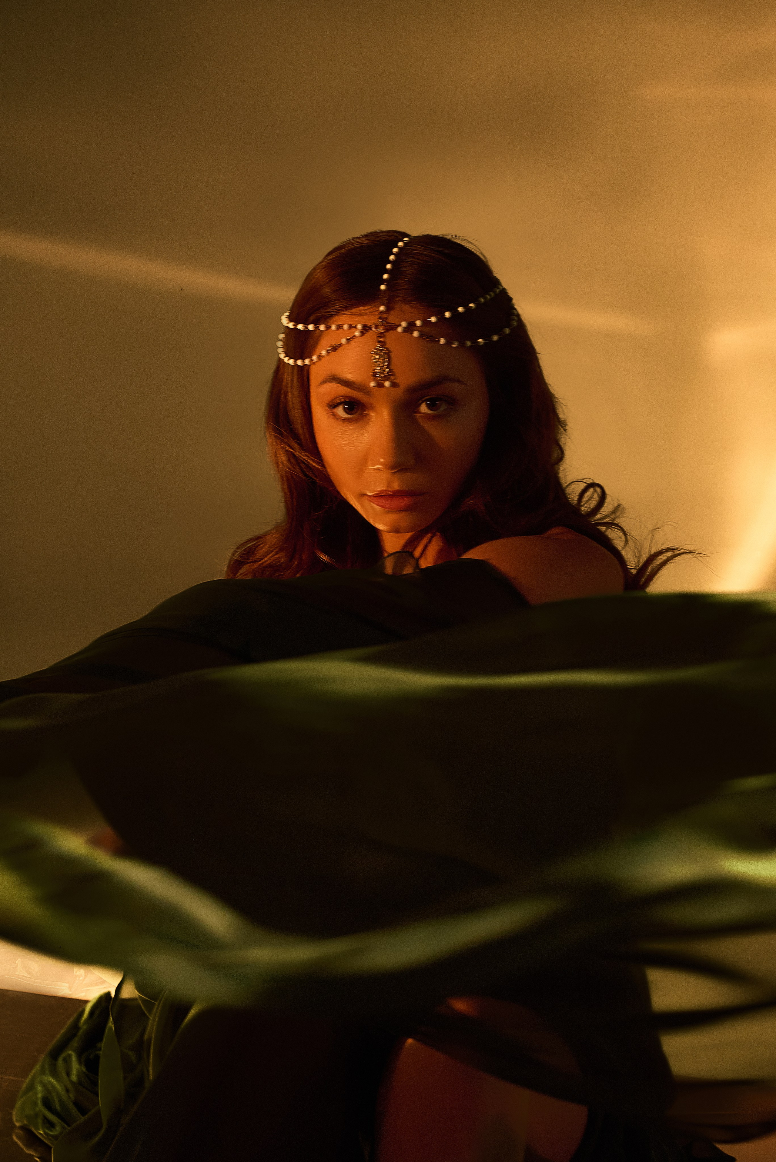 Kreatywna sesja zdjęciowa z skrzydłami i dymem dla Oriany | Fotografia artystyczna. Portrait & Fashion Photographer | Сannes, Paris, Monaco, Dubai, Kyiv — - Alisa Postnykova