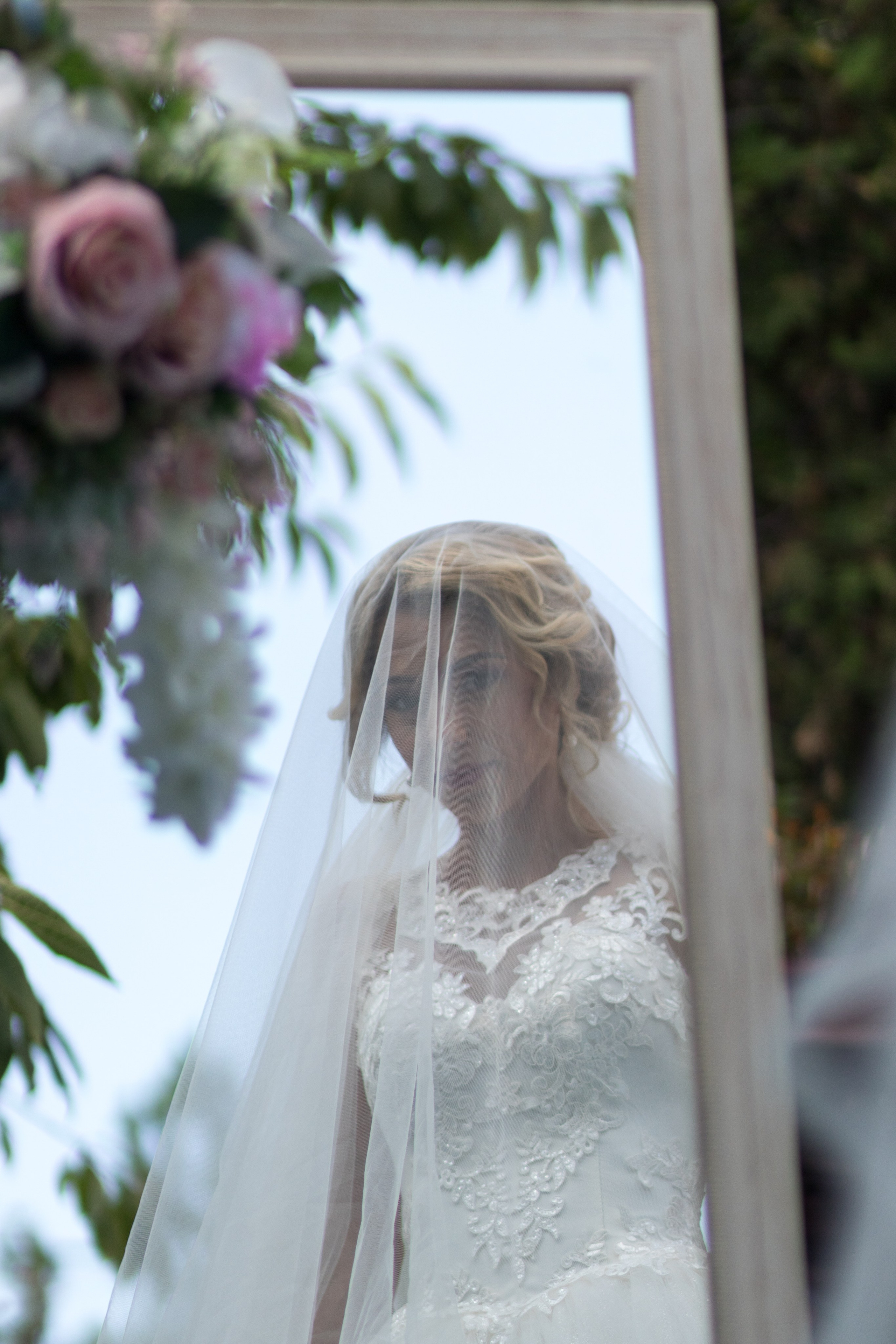 Wedding photographer, Bucharest wedding photographer, photo offer 2024, wedding photo offer, special wedding photographer, wedding photo services, wedding photo-video, Wedding Photo & Video Team - Videographer Bucharest, Team: wedding photographer & videographer, wedding photographer offer , free dates, portrait photographer, bride, wedding dress, jewelry photographer