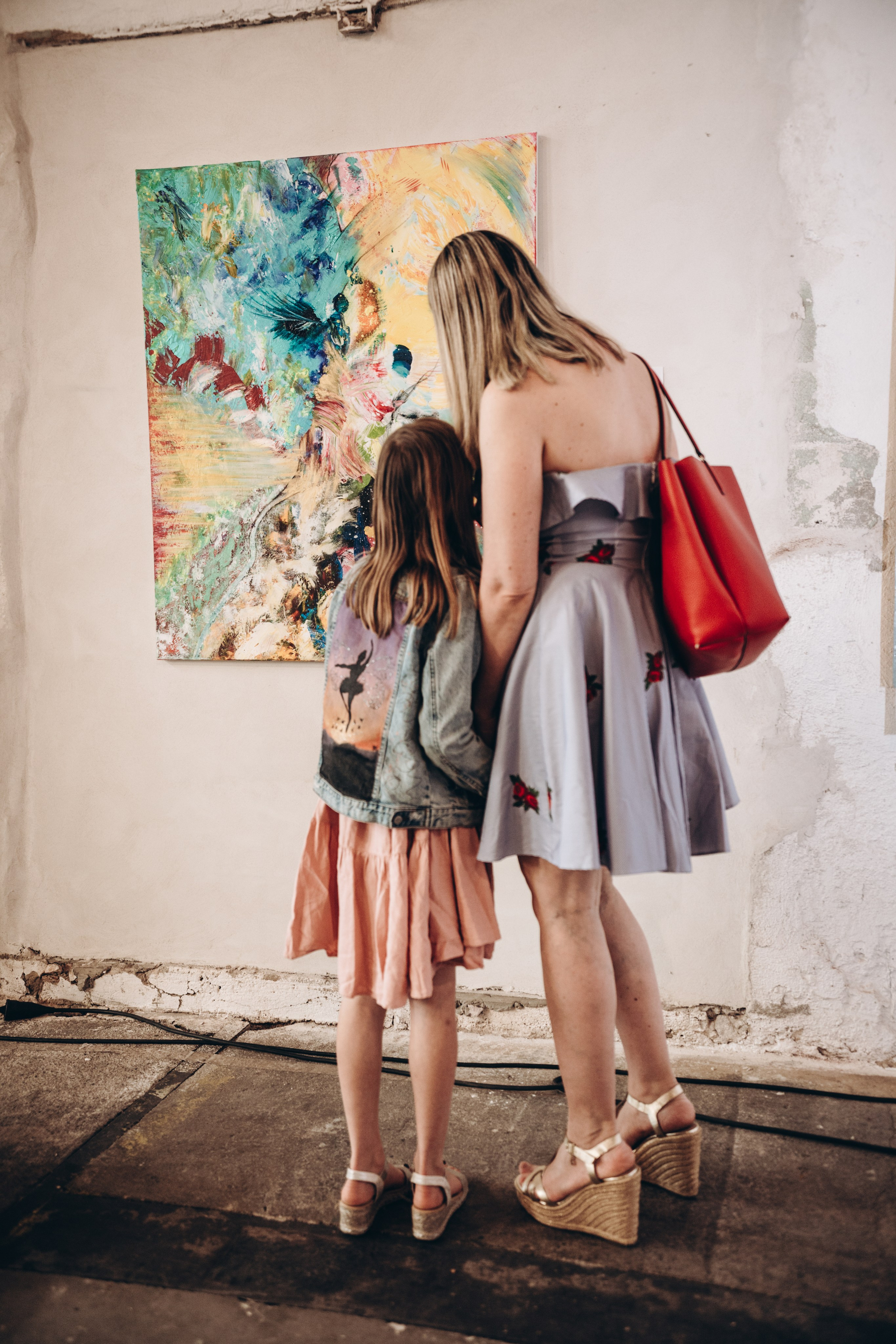 VERNISÁŽ. Dana Lišková — Empathetic Photographer | Introspective Artist |Neurodivergent Coach | Founder of Artepy.cz