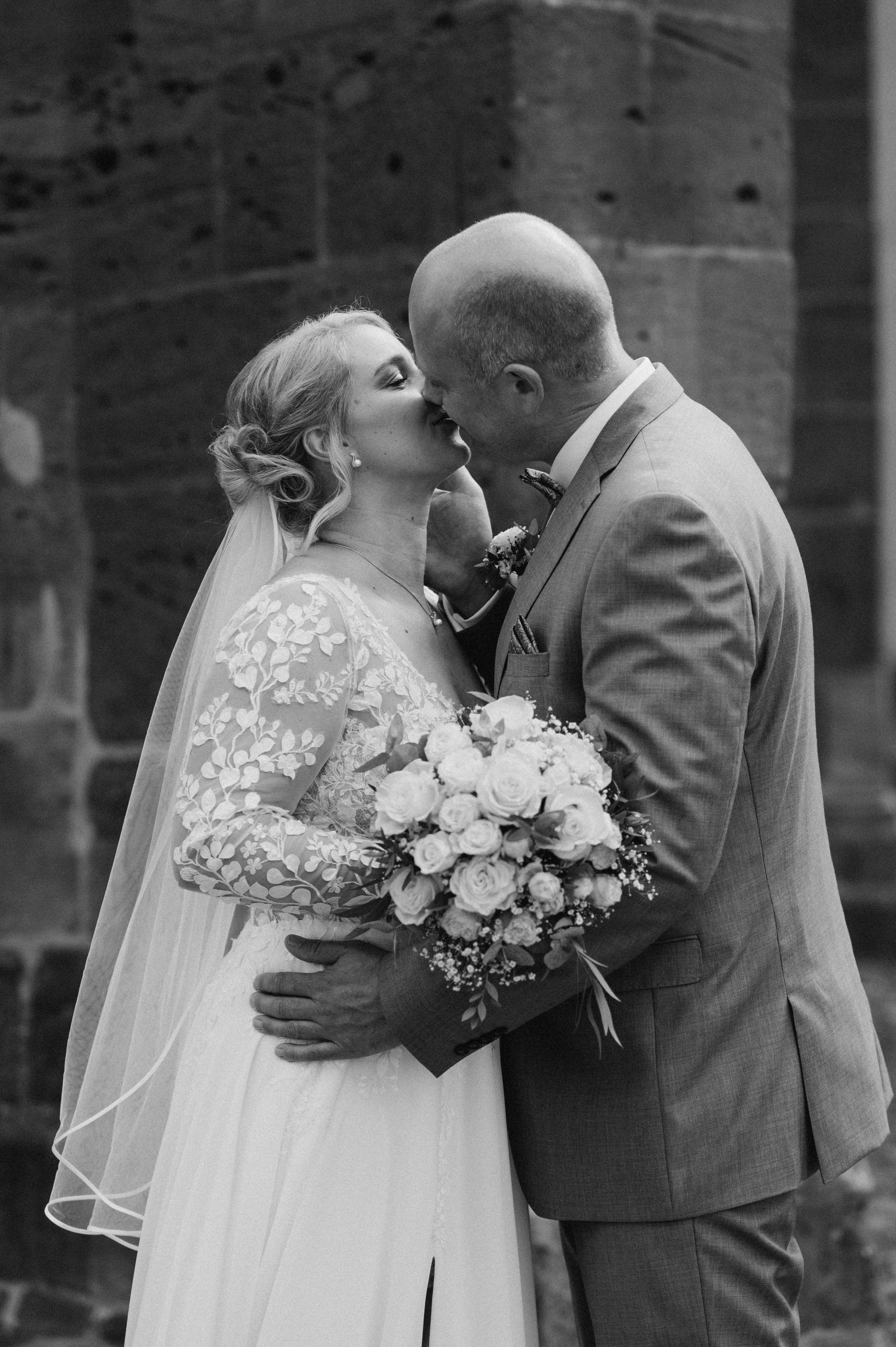 PRE-WEDDING IN WOLFRAMS-ESCHENBACH. Photographer in Nuremberg Irina Mehnert from Ansbach