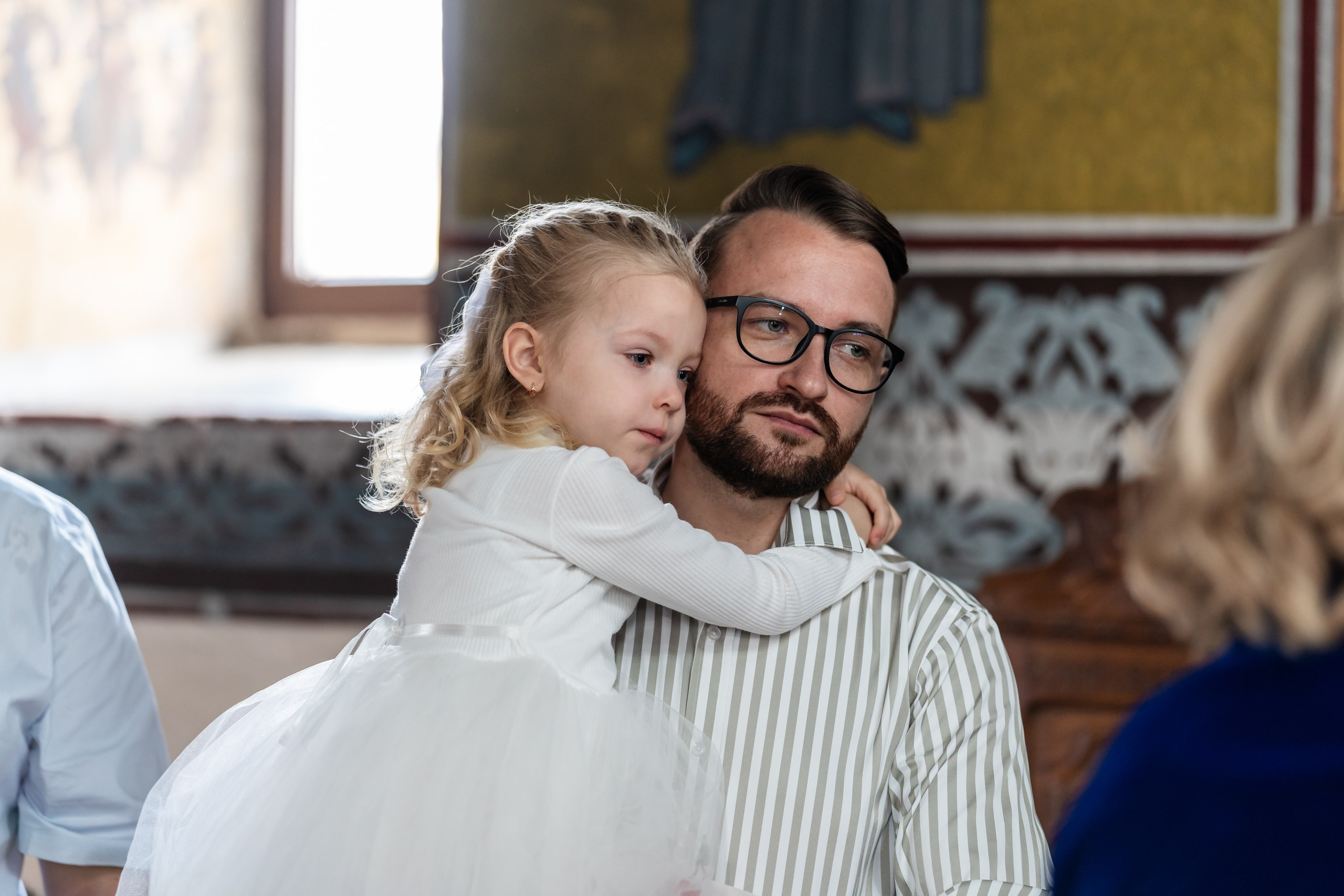 fotograf botez , fotografie botez Botoșani, fotograf Alin Chirilă, amintiri botez, fotografii botez, botez Miruna Parascheva, fotograf copii, fotografie botez în Botoșani-alt="botez , fotografie botez Alin Chirilă, amintiri botez, fotografii emoționante botez Botoșani"-- fotografii-botez-bebelus- amintiri-botez-micuț- moment-sfânt-crestinare- fotografie-emotionanta-botez- detalii-botez-bebelusi- parinti-fericiti-la-botez- fotograf-botez-profesionist- botez-in-biserica-ortodoxa- micuț-botezat-cu-emoție- zâmbete-și-lacrimi-la-botez- bebeluș-la-cristelniță- decor-botez-colorat- botez-cu-dragoste-și-credință- emotie-pura-la-botez- fotograf-botez-botosani- botez-iasi-suceava-fotograf- amintiri-nepretuite-botez-- Preotul ținându-l pe micuțul Mathias Gabriel la botez, în biserica Înălțarea Domnului, Copălău  - Detalii de la botezul lui Mathias – lumânare, trusou și icoană  - Familia lui Mathias Gabriel alături de micuț, în ziua botezului  - Portret emoționant cu mama și bebelușul în brațe, în biserică,fotograf profesionist evenimente Botoșani, Iași, Suceava, Fălticeni, Bacău, Pașcani, Roman - AlinoFotoStudio by Alin Chirilă - servicii foto nuntă, botez, cununie, ședințe foto creative, albume personalizate, fotografii emoționante și calitative pentru cele mai importante momente din viață,fotograf nuntă Botoșani Alin Chirilă,  ședință foto botez Iași - AlinoFotoStudio,  servicii fotograf profesionist evenimente Suceava,  fotograf cununie civilă Fălticeni - Alin Chirilă,  album foto nuntă personalizat Bacău.“Bebeluș botezat în biserică, ținut în brațe de nași”	•	“Detaliu cu lumânarea de botez decorată cu flori albe”	•	“Părinți emoționați alături de copilul lor la ceremonia de botez”	•	“Masa festivă de botez cu decor tematic și tort personalizat”	•	“Momentul în care preotul toarnă apă sfințită pe fruntea bebelușului”	“Bebeluș în rochie albă de botez, zâmbind în brațele mamei”	•	“Detaliu cu cruciulița de botez așezată pe o pernă de satin”	•	“Părinți și nași aprinzând lumânările în timpul ceremoniei de botez”	•	“Tort de botez decorat cu figurine tematice și numele copilului”	•	“Copil botezat dormind liniștit în pătuțul decorat festiv”	•	“Momentul în care preotul binecuvântează copilul în fața altarului”	•	“Invitați adunându-se în jurul mesei festive la petrecerea de botez”	•	“Bebeluș ținând în mână o jucărie personalizată primită la botez”	•	“Familie fericită pozând împreună după ceremonia de botez”	•	“Decor tematic cu baloane și flori la locația petrecerii de botez” fotograf Botoșani fotograf evenimente fotograf botez Alin Chirila fotograf alinofotostudio.fotograf botez Amelis Maria, fotografie botez Botoșani, fotograf Alin Chirilă, amintiri botez, fotografii botez, botez Amelis Maria, fotograf copii, fotografie botez în Botoșani,