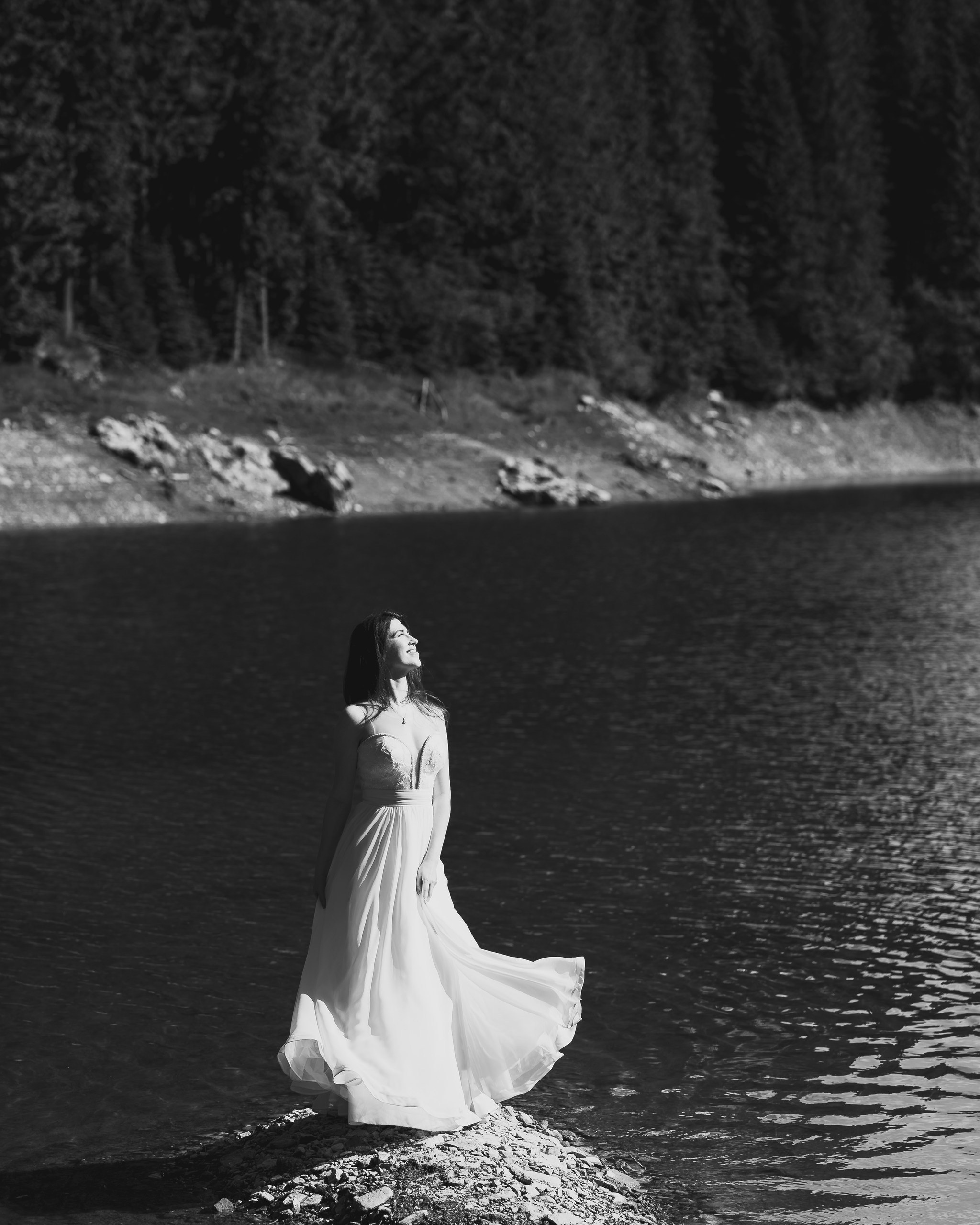 Trash the Dress la Lacul Bolboci  | Mihai Popa Fotograf. Fotograf Nuntă & Botez București - Mihai Popa | Dincolo de oameni, imortalizez emoții!