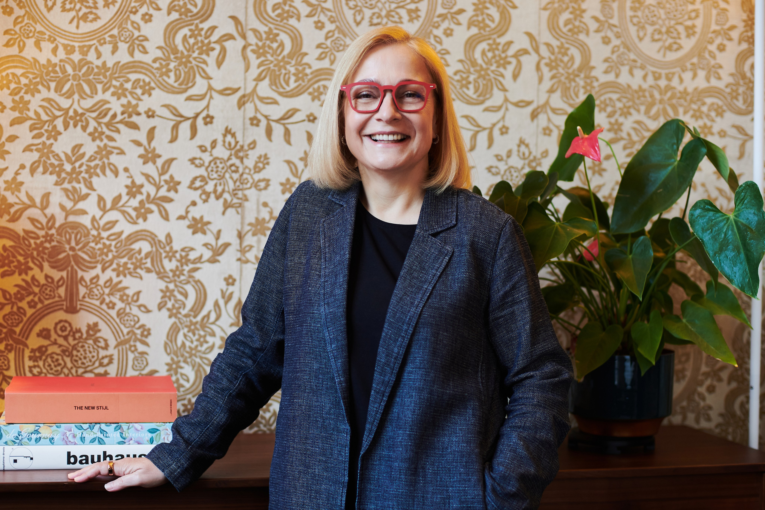 Portrait of Trish Chief Design and Project Services Officer. Portrait Photographer in Brussels & Amsterdam — Victoria Ushkanova