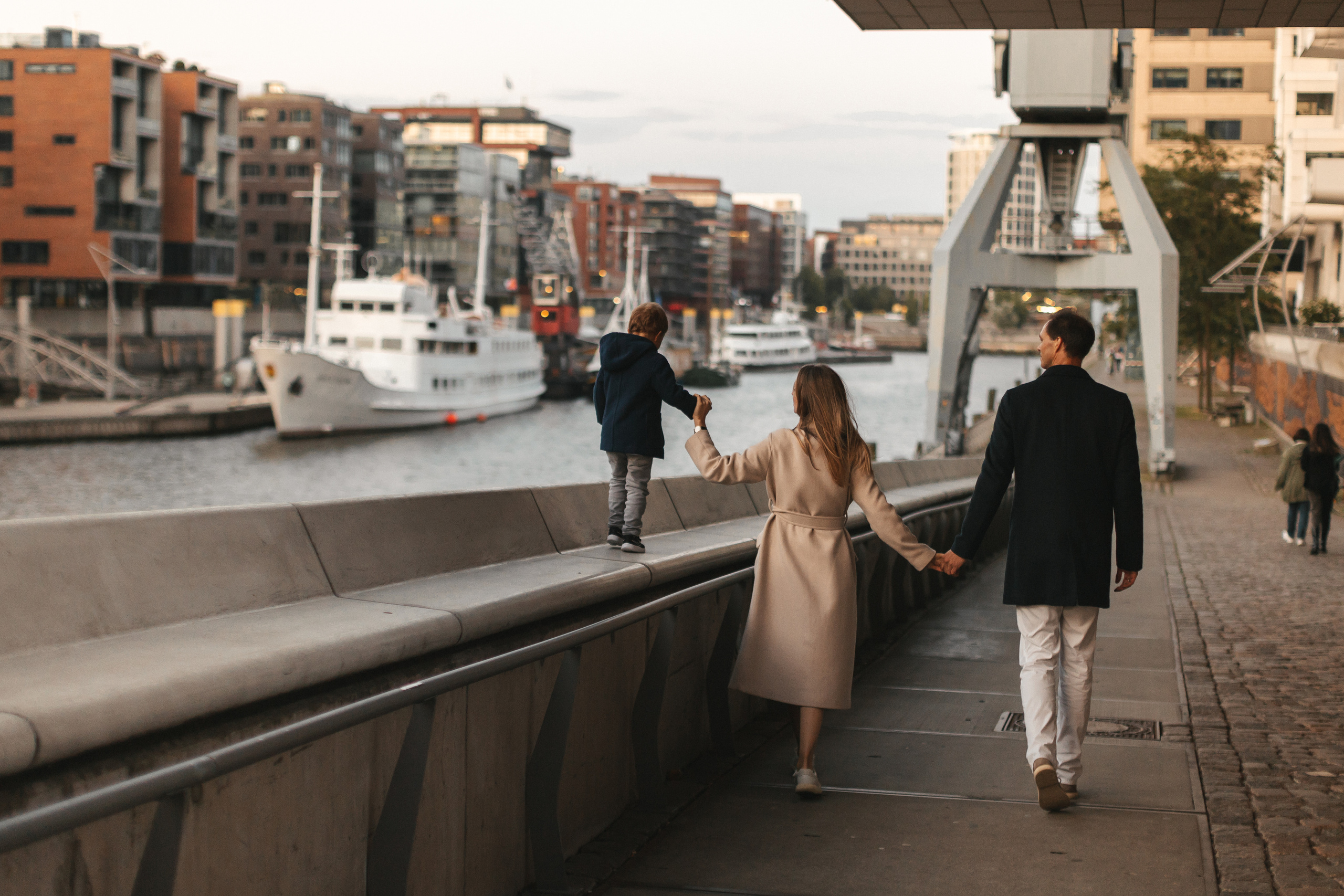 Familienspaziergang in Hamburg in der HafenCity. Maria Chistyakovа — Fotografin in Karlsruhe, Baden-Baden und Umgebung