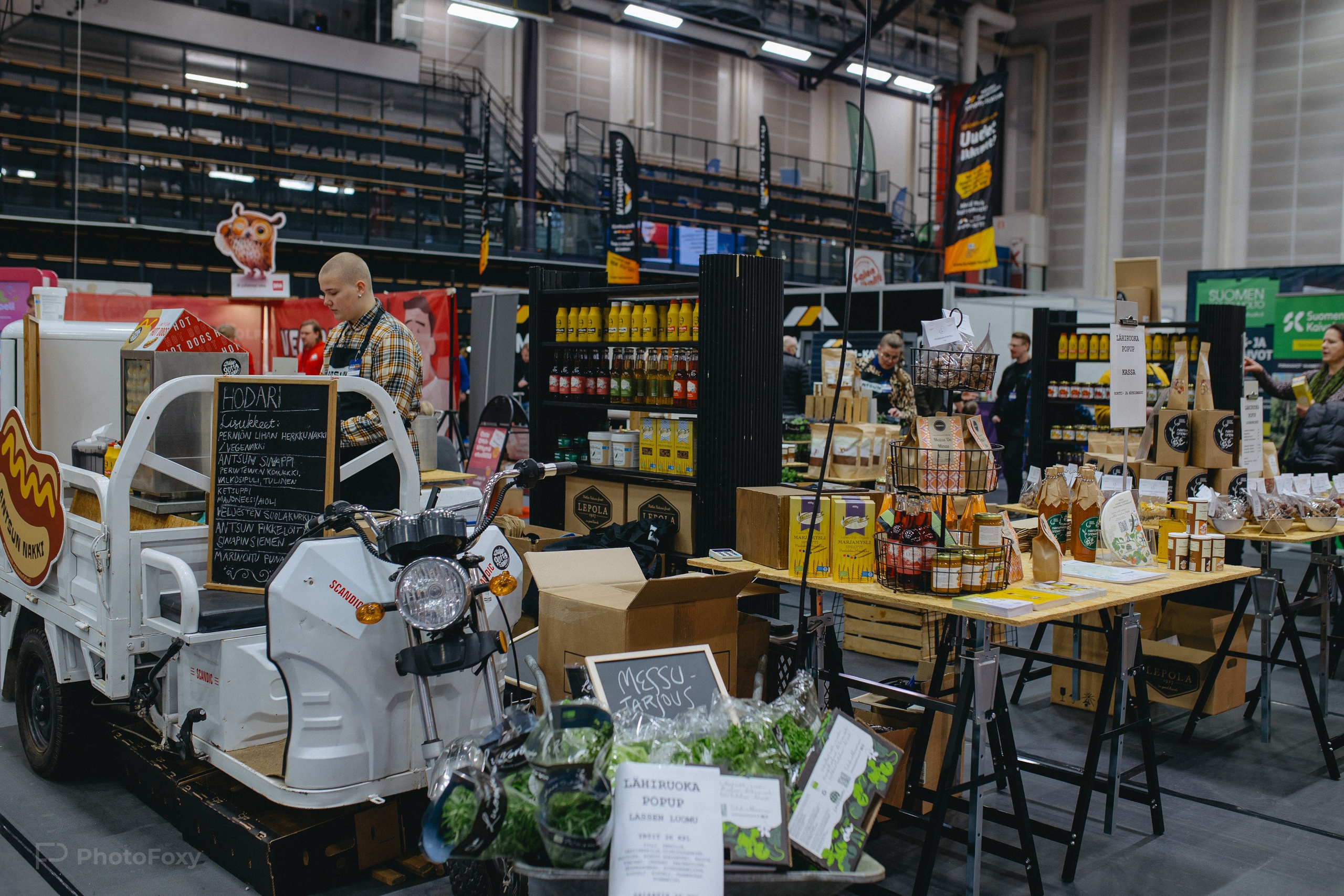 Palvelut ja hinnasto. Valokuvaaja Lahti, Helsinki Elena Salonen