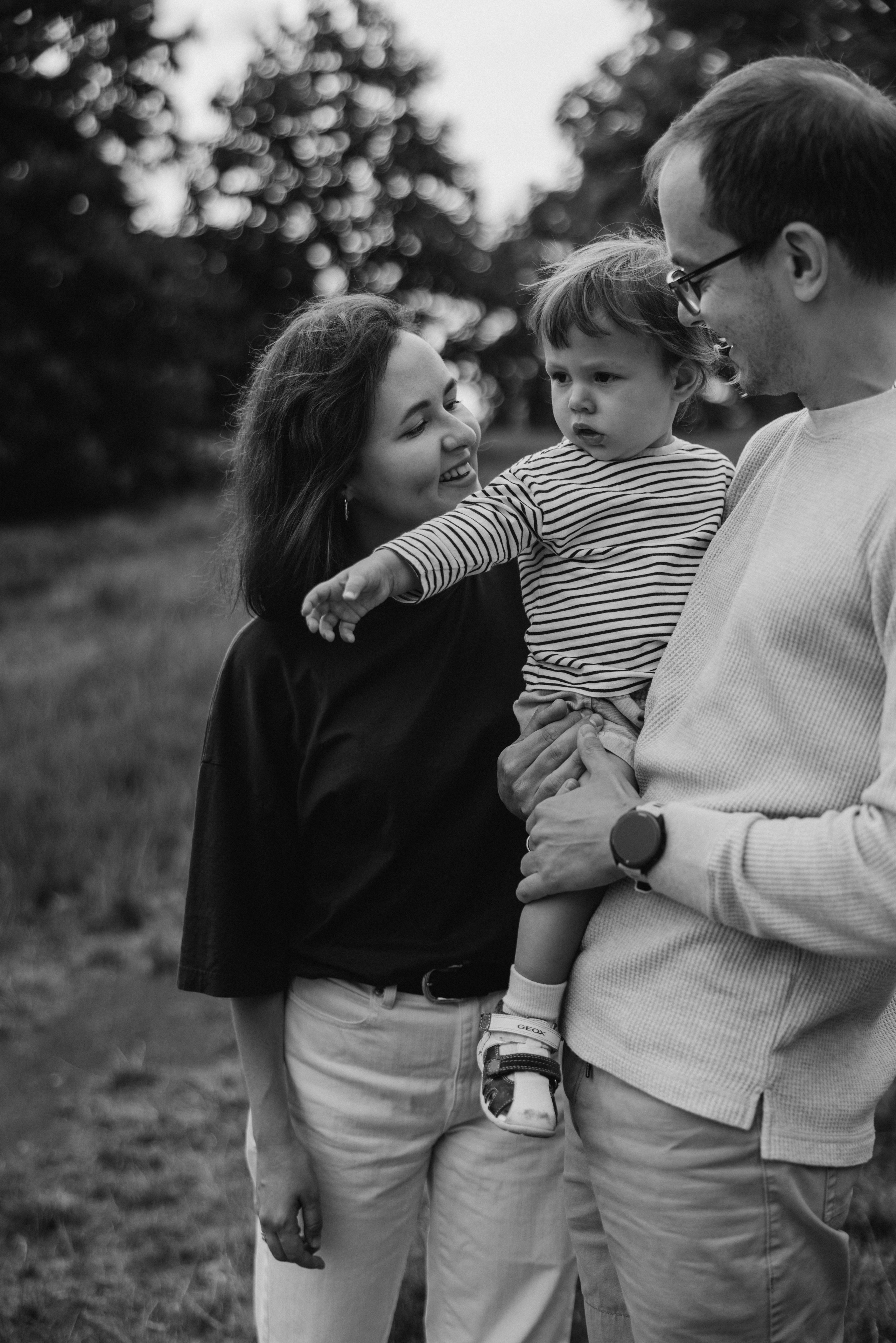 Milena with parents (Greenwich Park). Anastasia Klink, Photographer in London