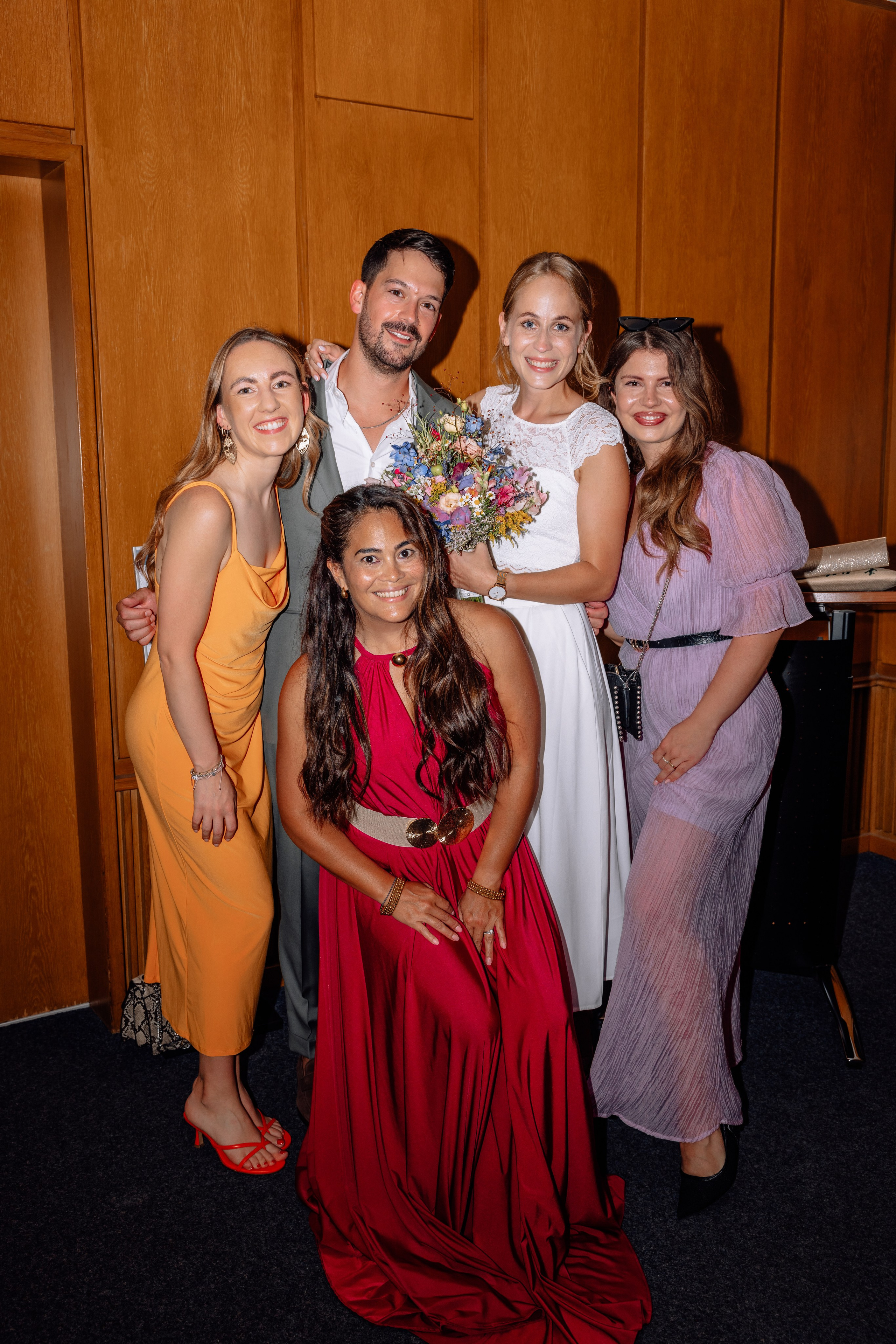 Sommerliche Hochzeitsfotos im Standesamt Mandlstraße & Schwabing. Hochzeitsfotograf München Taufe Familienfotograf Tanja Mauke