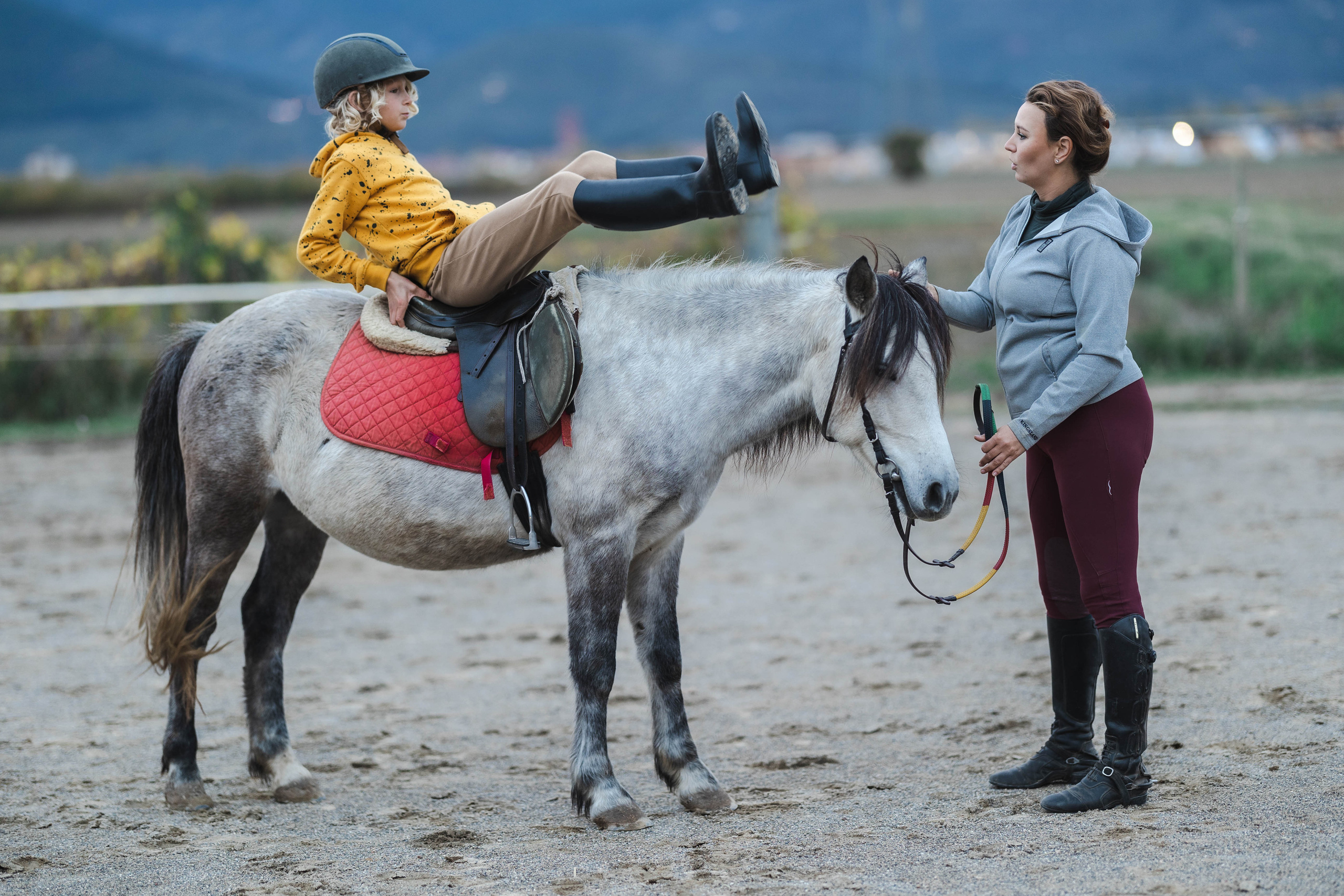 Filip and horses in Italy. Nina Janeckova Fotografin und Videografin am Bodensee