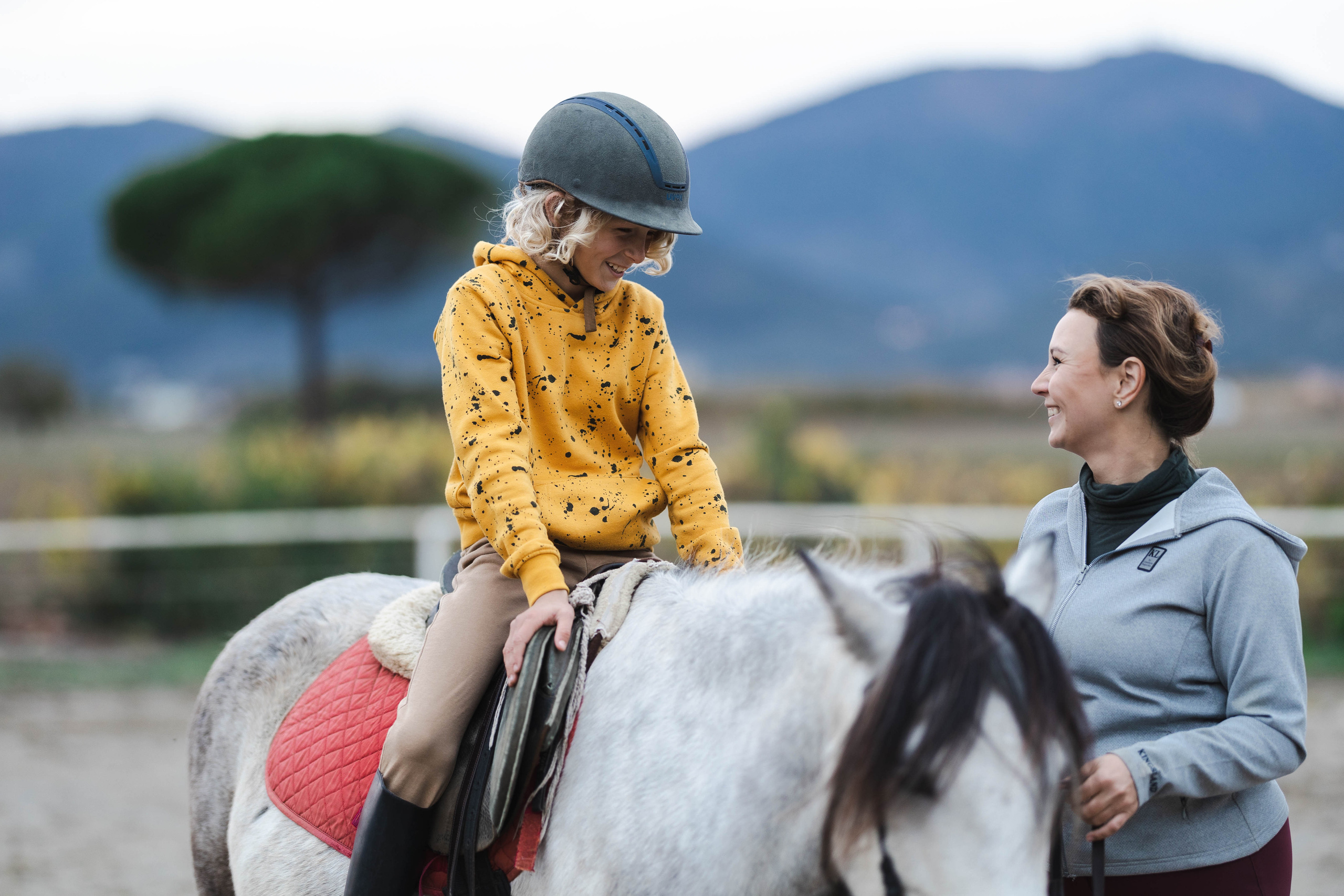 Filip and horses in Italy. Nina Janeckova Fotografin und Videografin am Bodensee