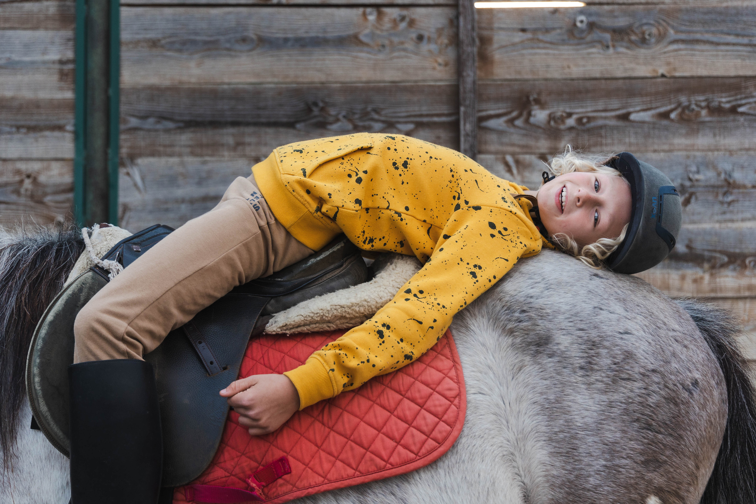 Filip and horses in Italy. Nina Janeckova Fotografin und Videografin am Bodensee