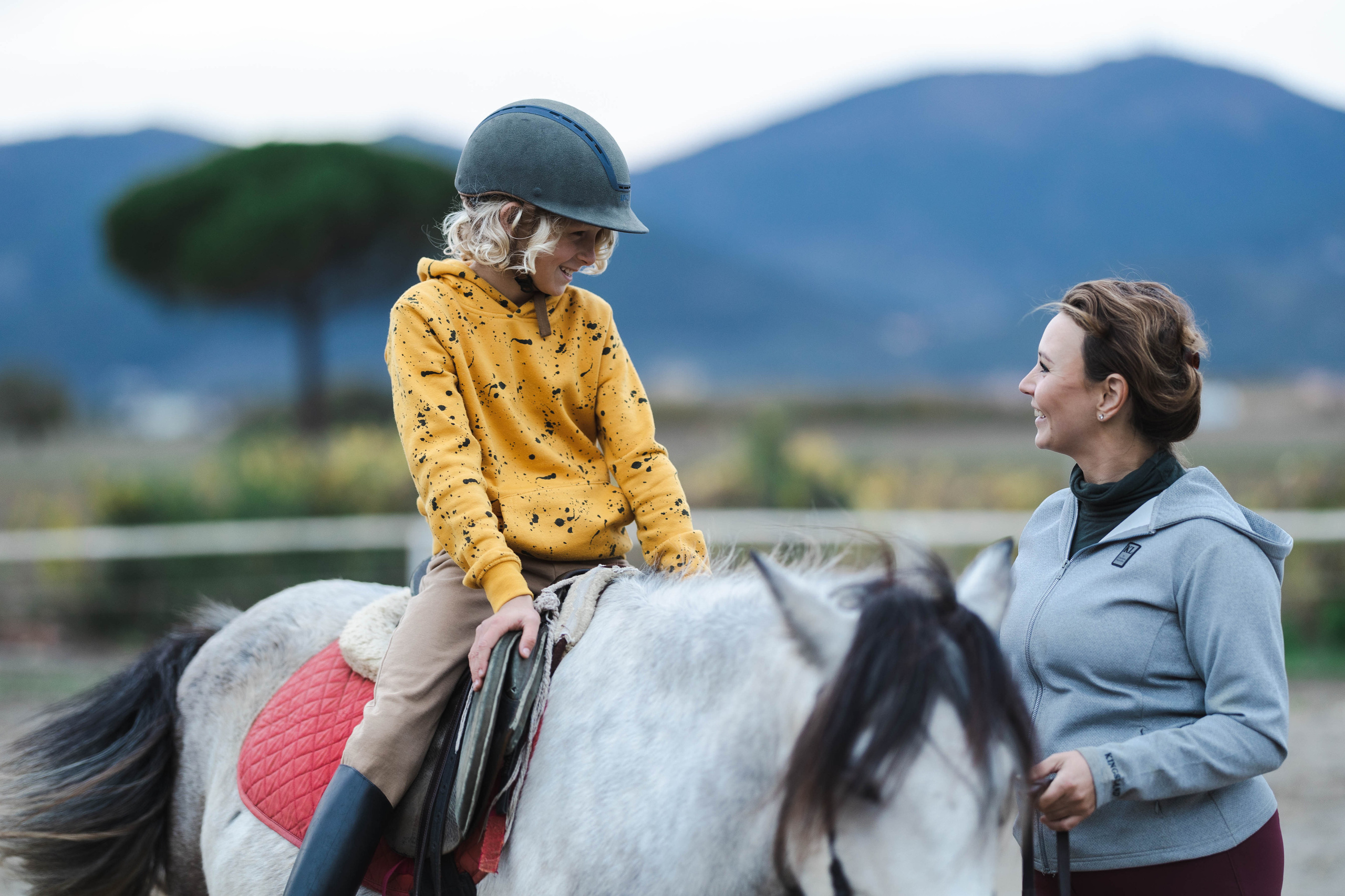 Filip and horses in Italy. Nina Janeckova Fotografin und Videografin am Bodensee