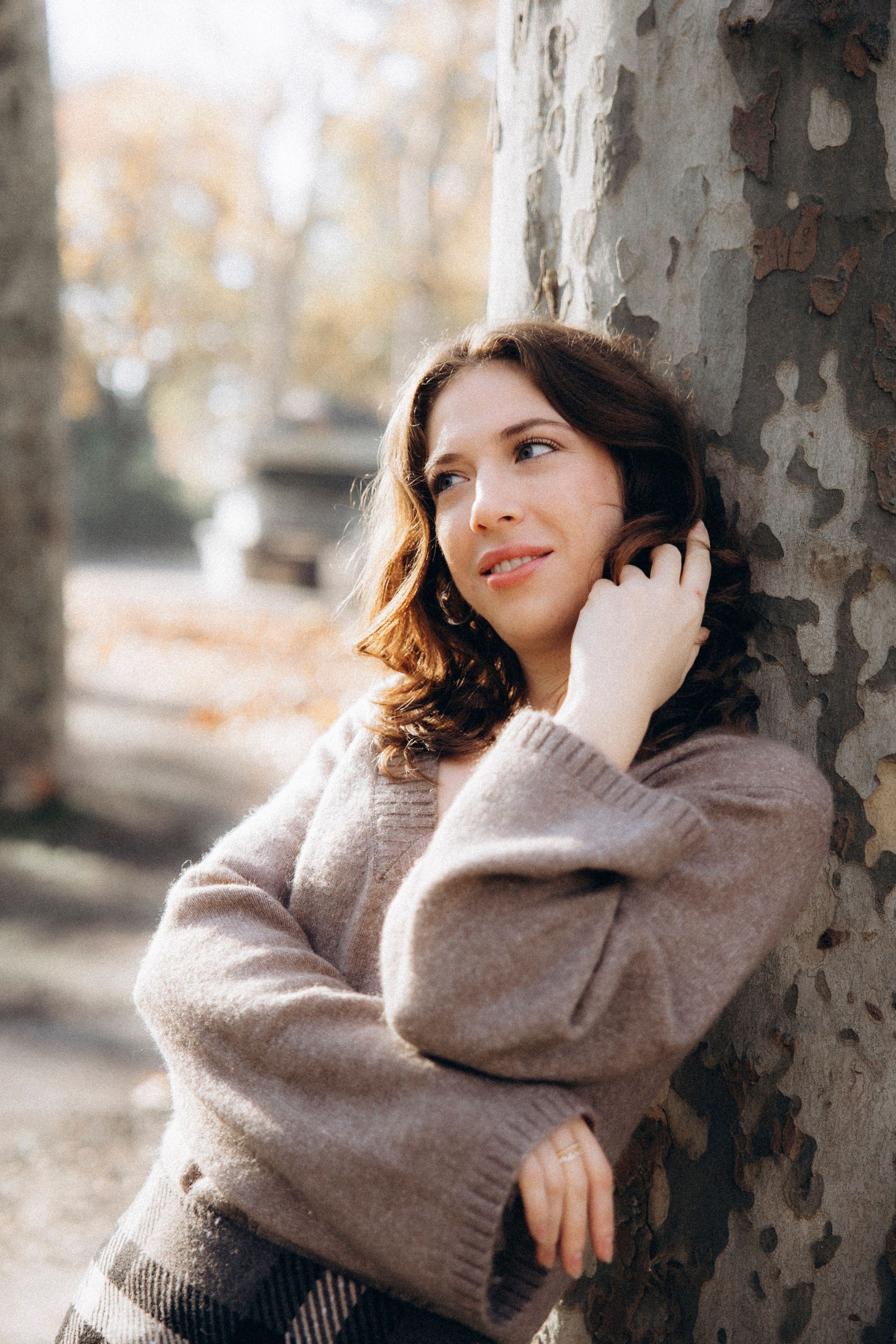 Autumn photoshoot for Elizaveta in Toulouse. Eugenie Smirnova — wedding, corporate and lifestyle photographer in Toulouse and Southwest France