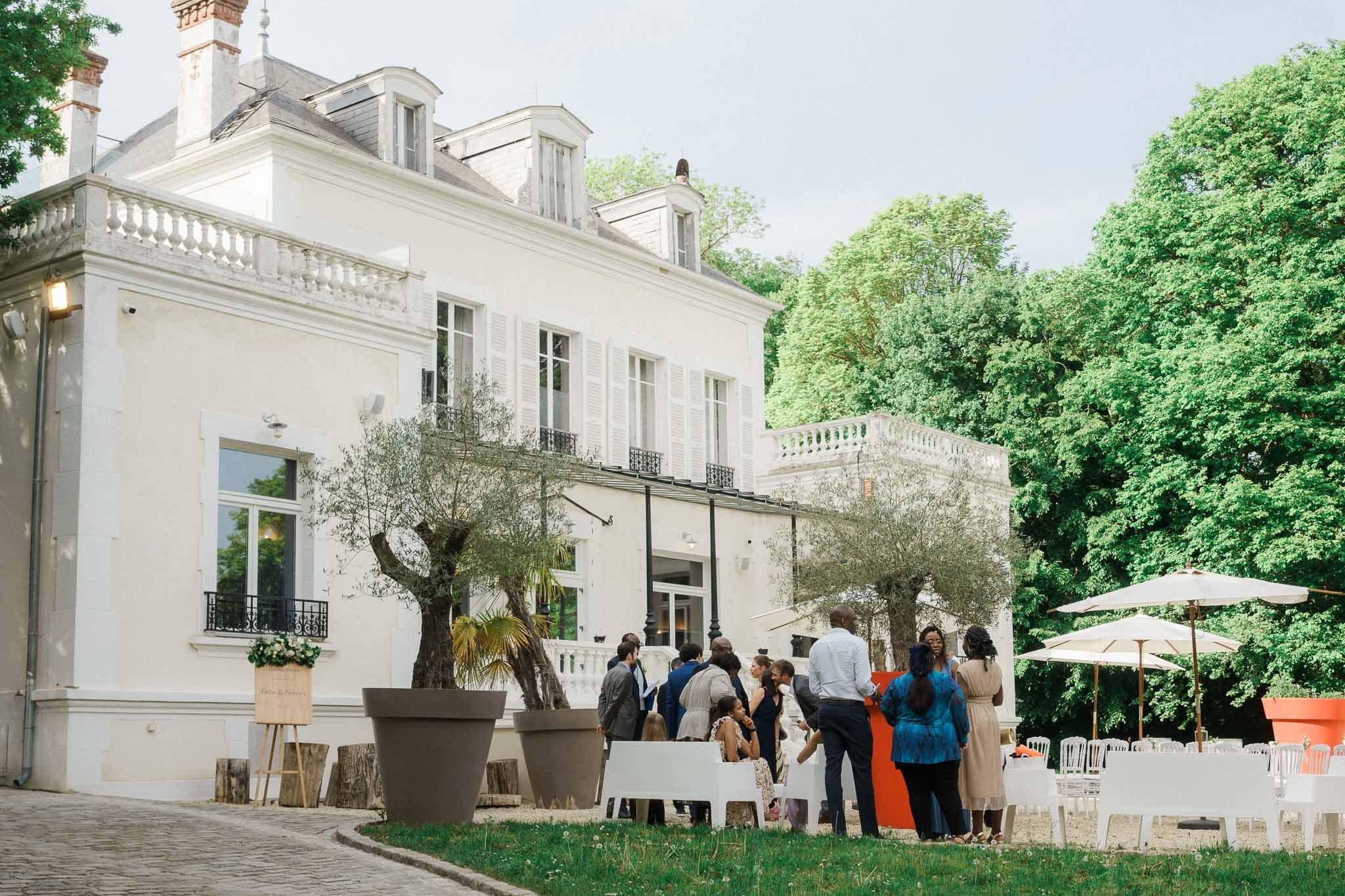 K& F, destination wedding photographer in L’Orangerie de l’Orée du Bois, France