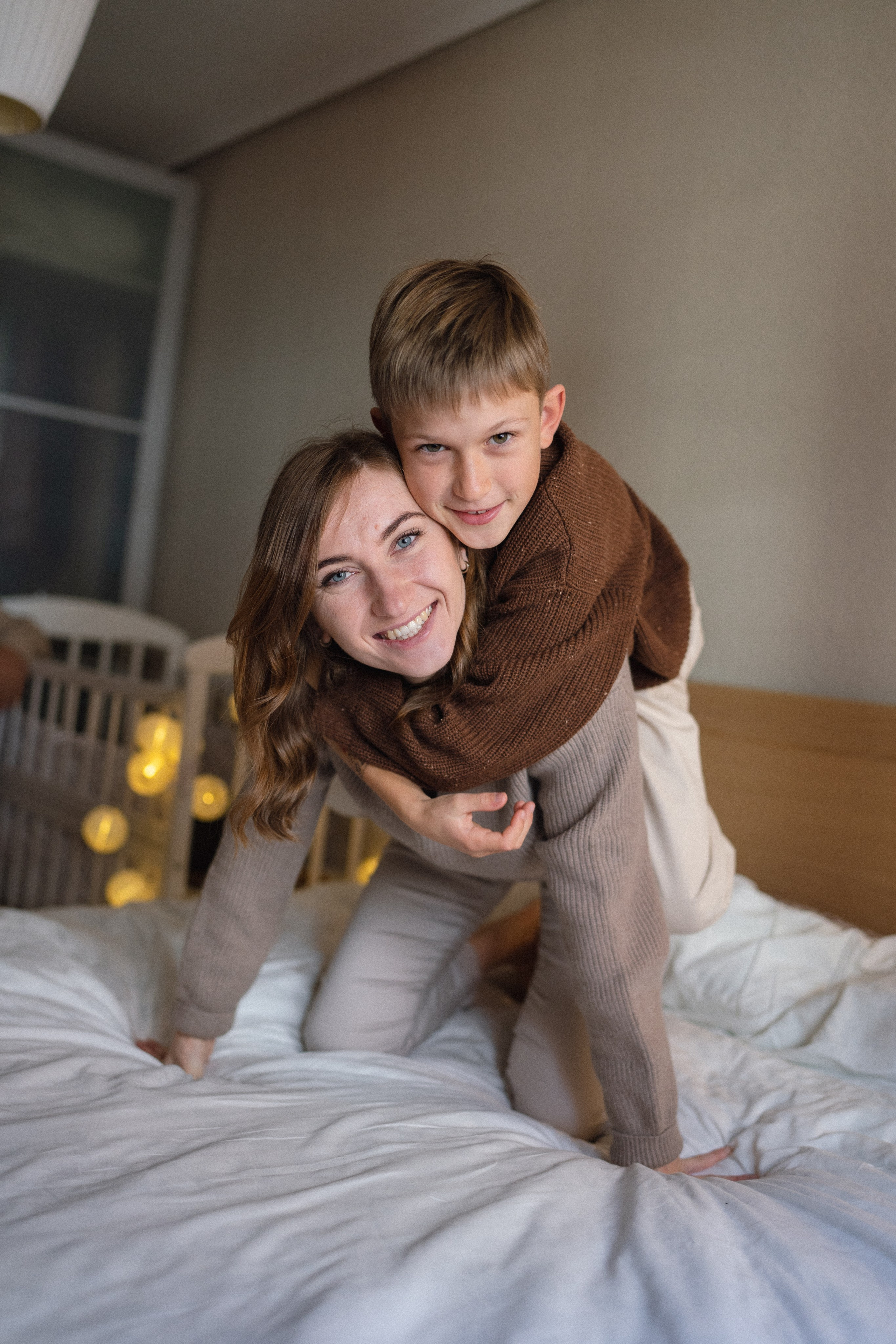 Family Photoshoot Spain with kids. Photographer in Madrid, Spain. Alyona Belyaninova