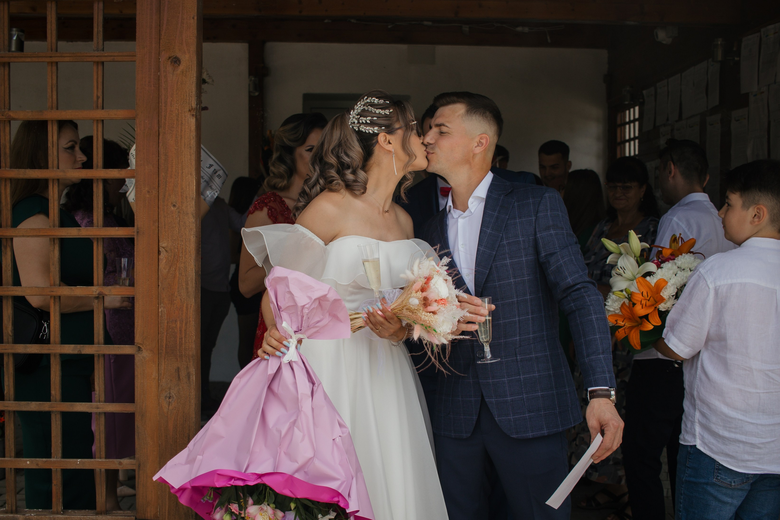 Oana & Vasile. Fotograf si videograf — evenimente si studio