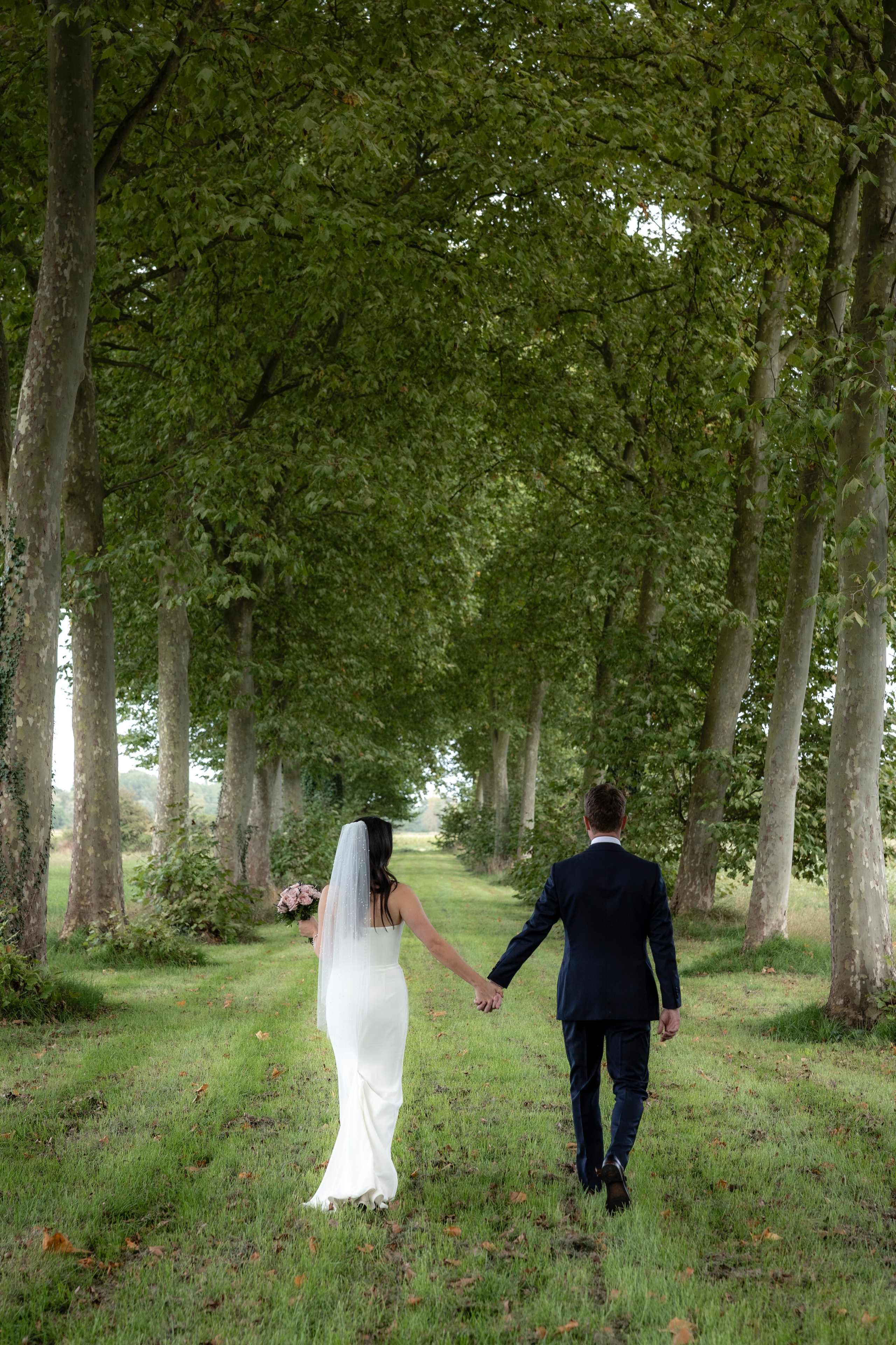 Liliana & Michel — an intimate musical wedding at Château La Commanderie, Plaigne. Евгения Смирнова — фотограф в Тулузе и юго-западной Франции