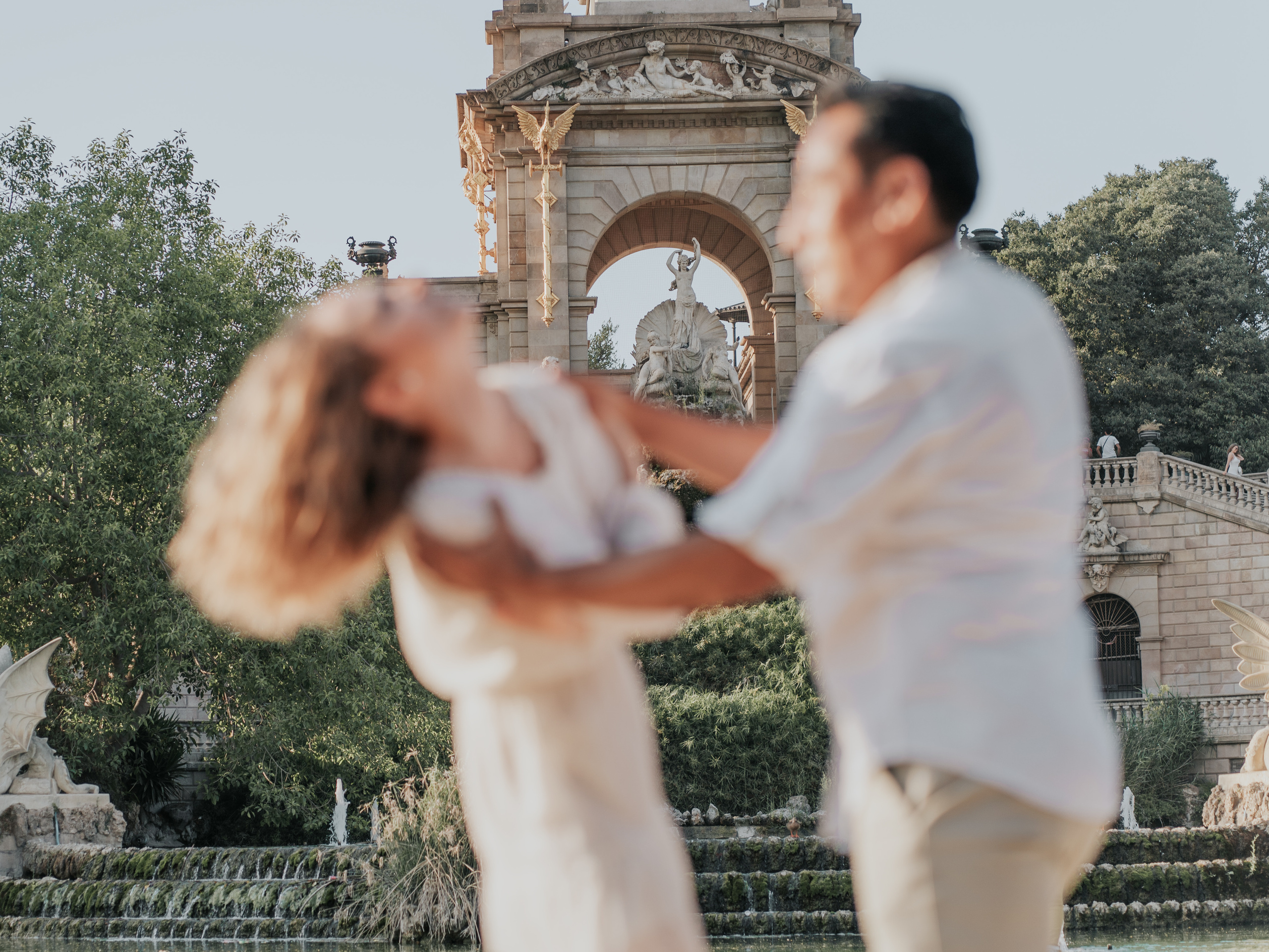 Love Story Dance in Barcelona. DiaFoto — Wow Photographer in Barcelona | Premium Barcelona Photoshoot Experience