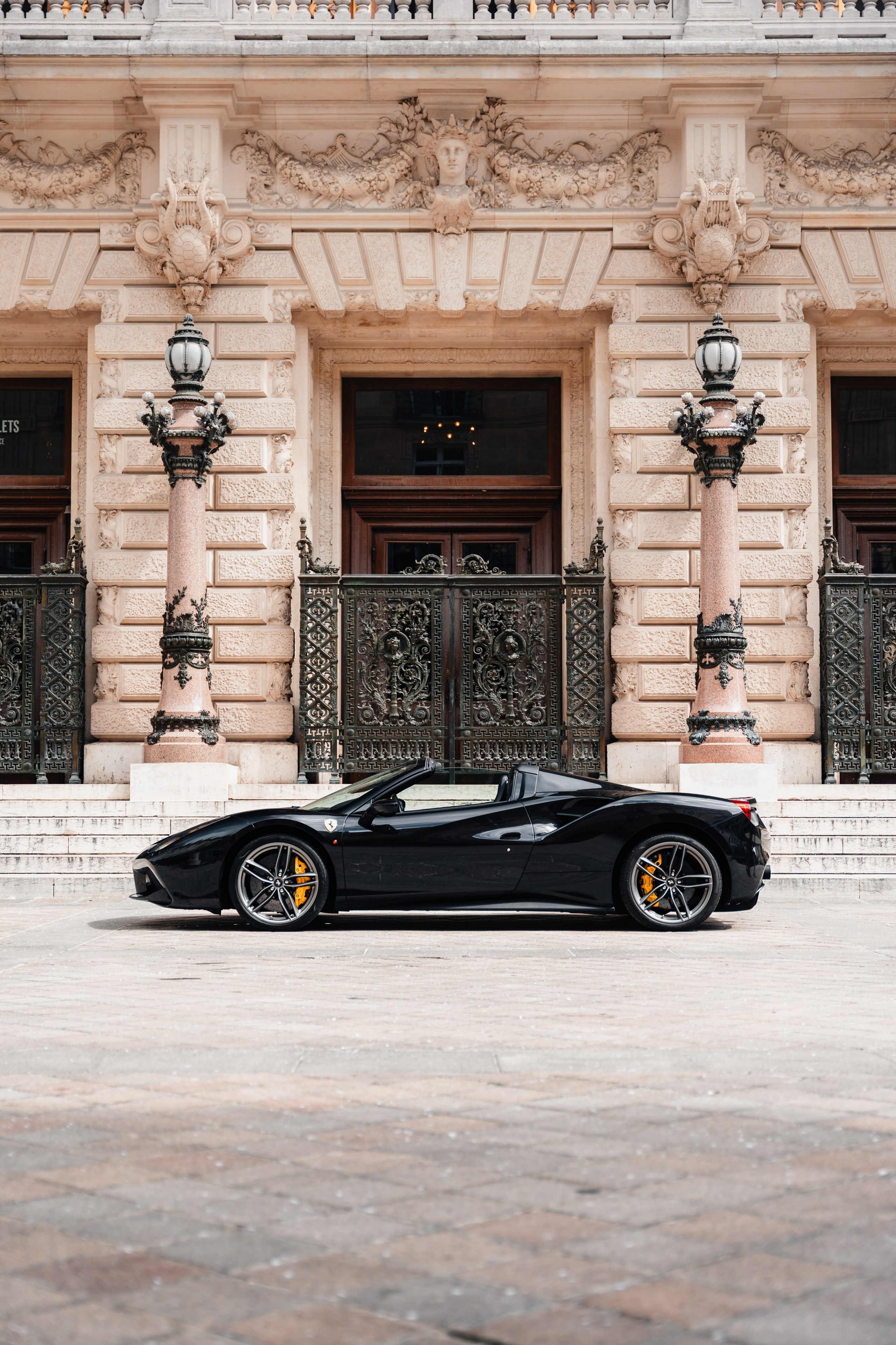 Ferrari 488 Spider. Photographer in Paris — Vitalii Motruk