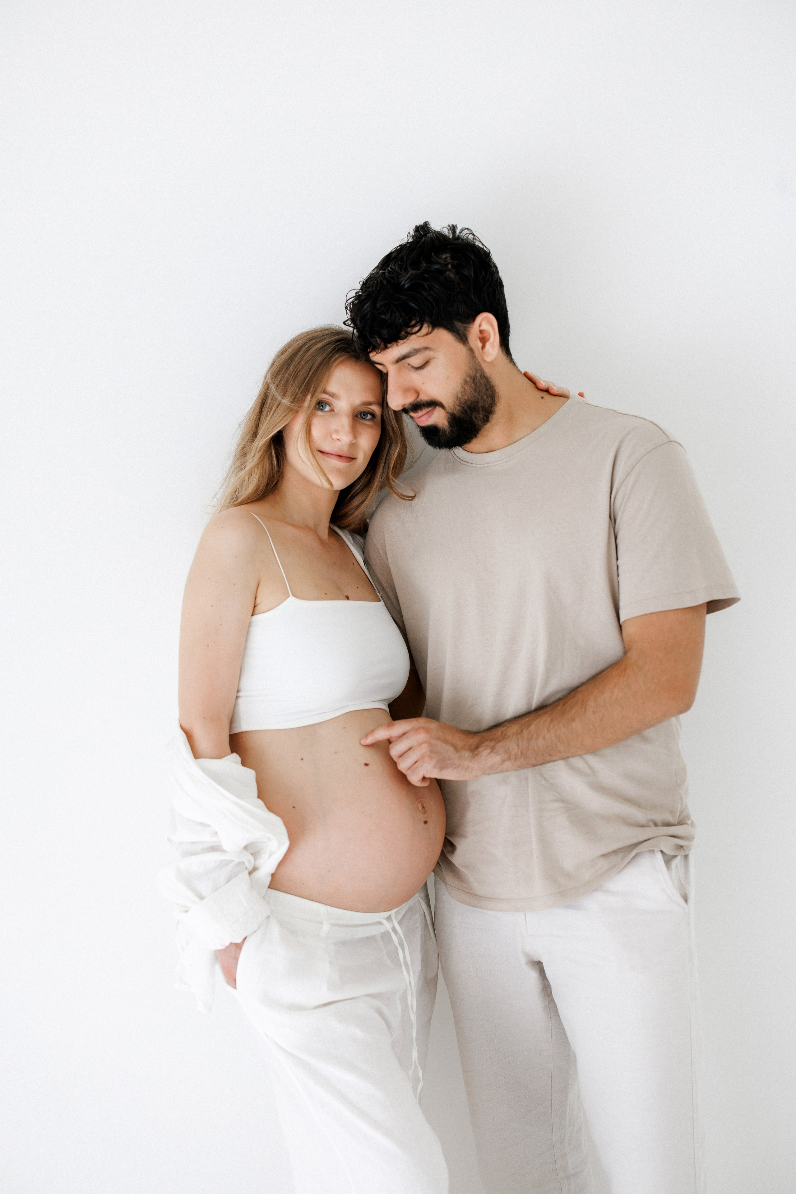 Schwangerschaftsfotografie in der Schweiz — Natürliche & lebendige Babybauchfotos in Zürich & Uster. Wedding and Family Photographer Switzerland and Italy. Valeria Diaz