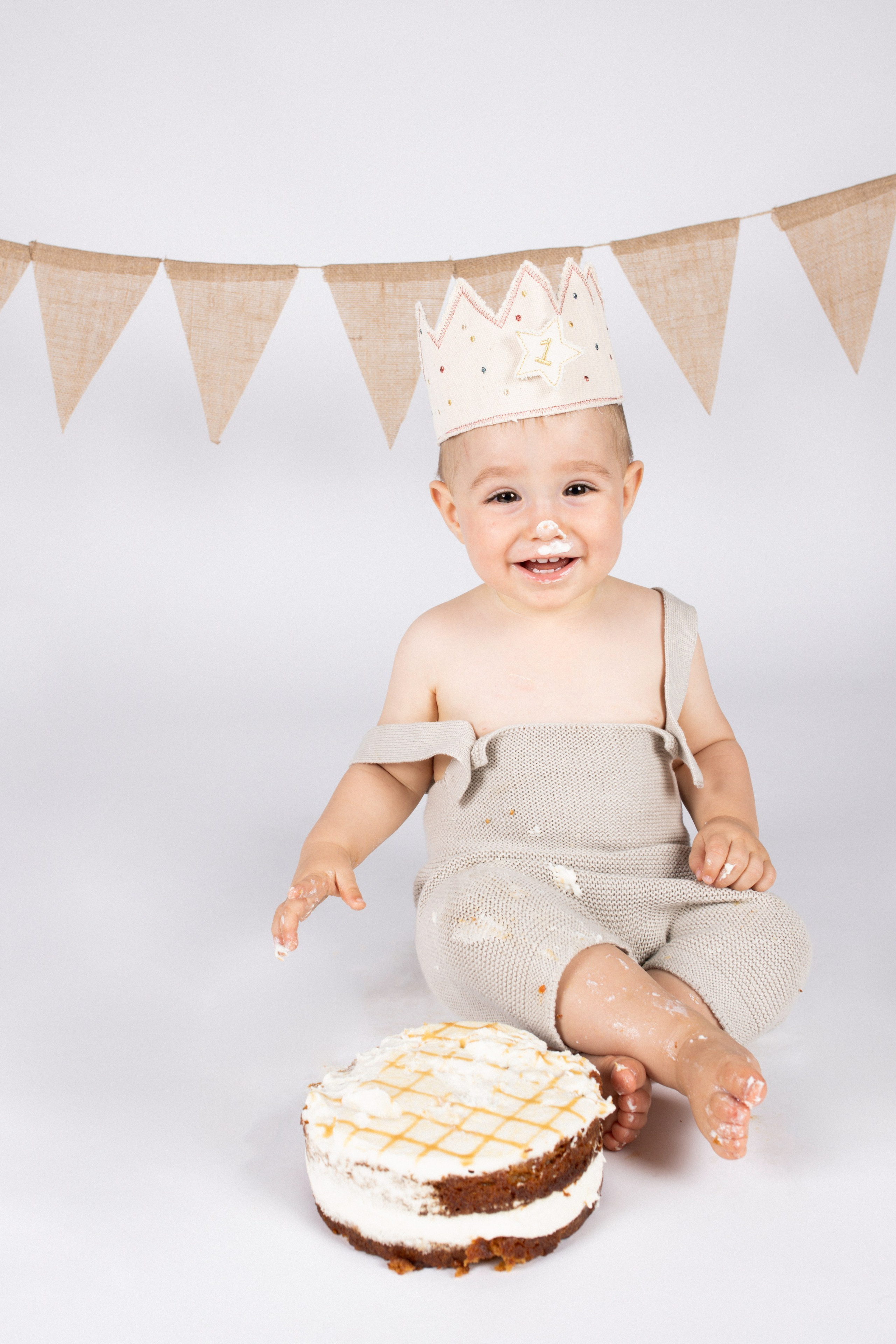 Sesión de Fotos de Cumpleaños en Madrid | Smash Cake, 15, 19, 40 Años – Rainbox Estudio. Rainbox Estudio de Fotografía