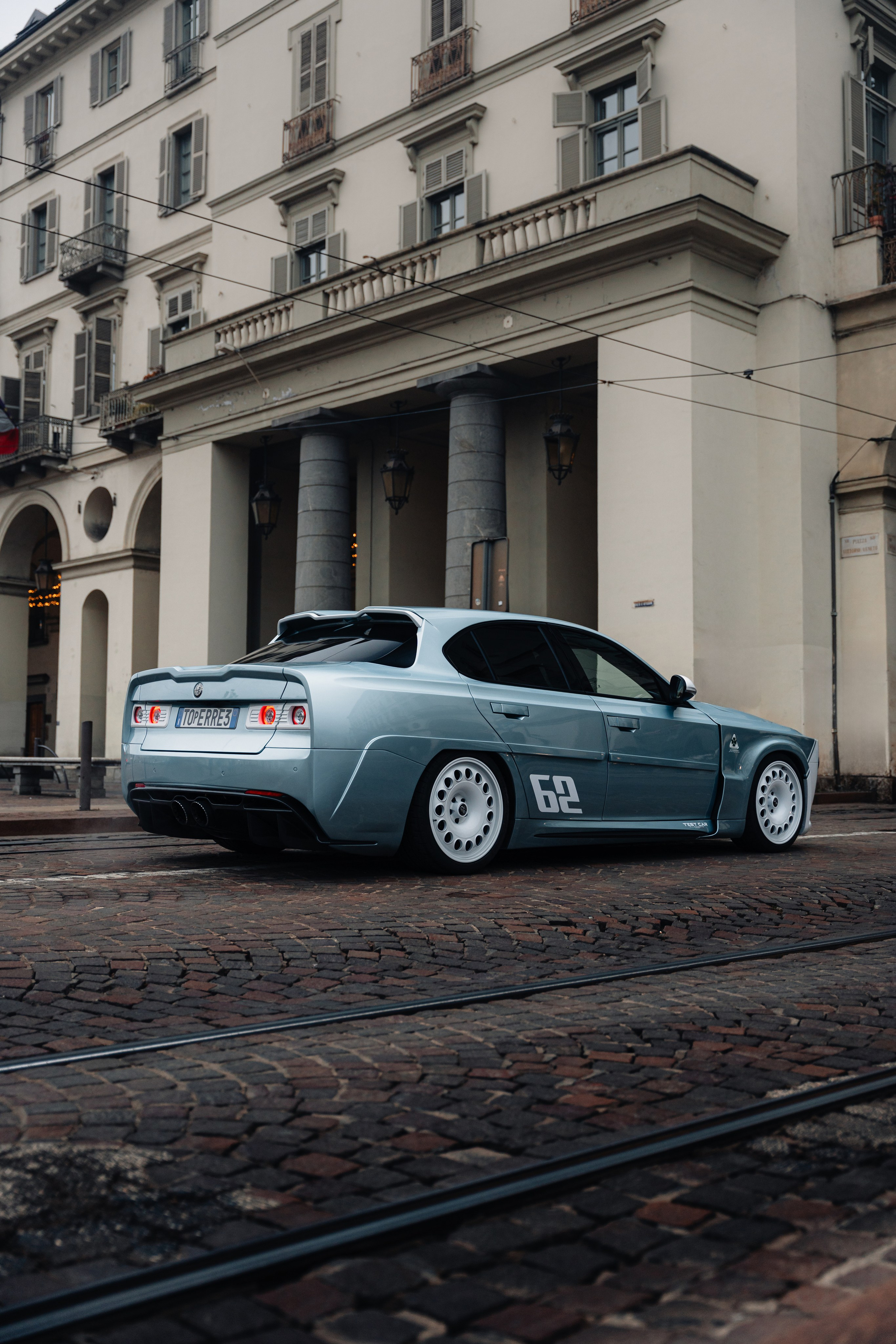 Afla Romeo Giulia ErreErre Fuoriserie. Photographe de voitures à Paris — Vitalii Motruk