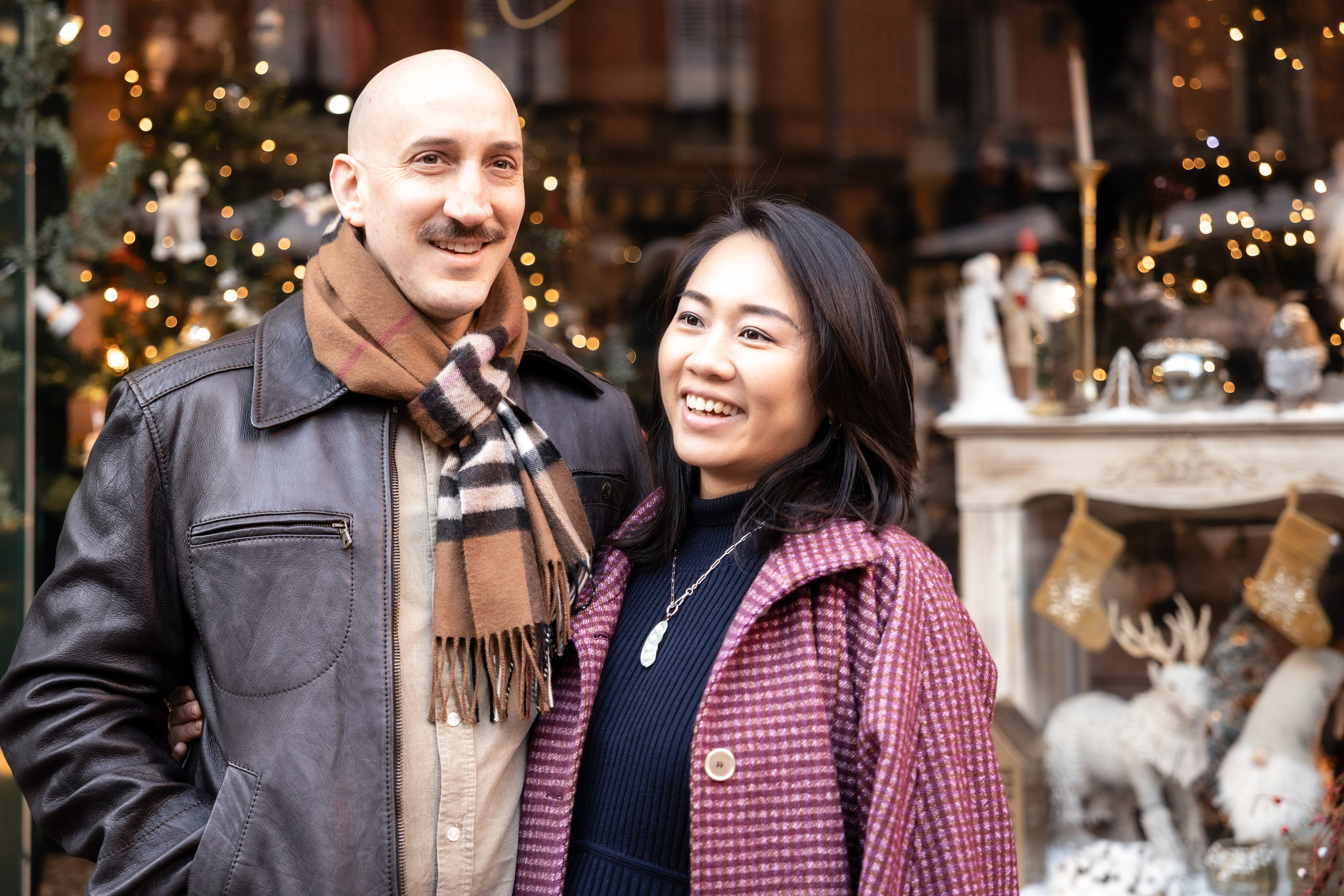 Christmas maternity photo session in Toulouse. Eugenie Smirnova — wedding, corporate and lifestyle photographer in Toulouse and Southwest France