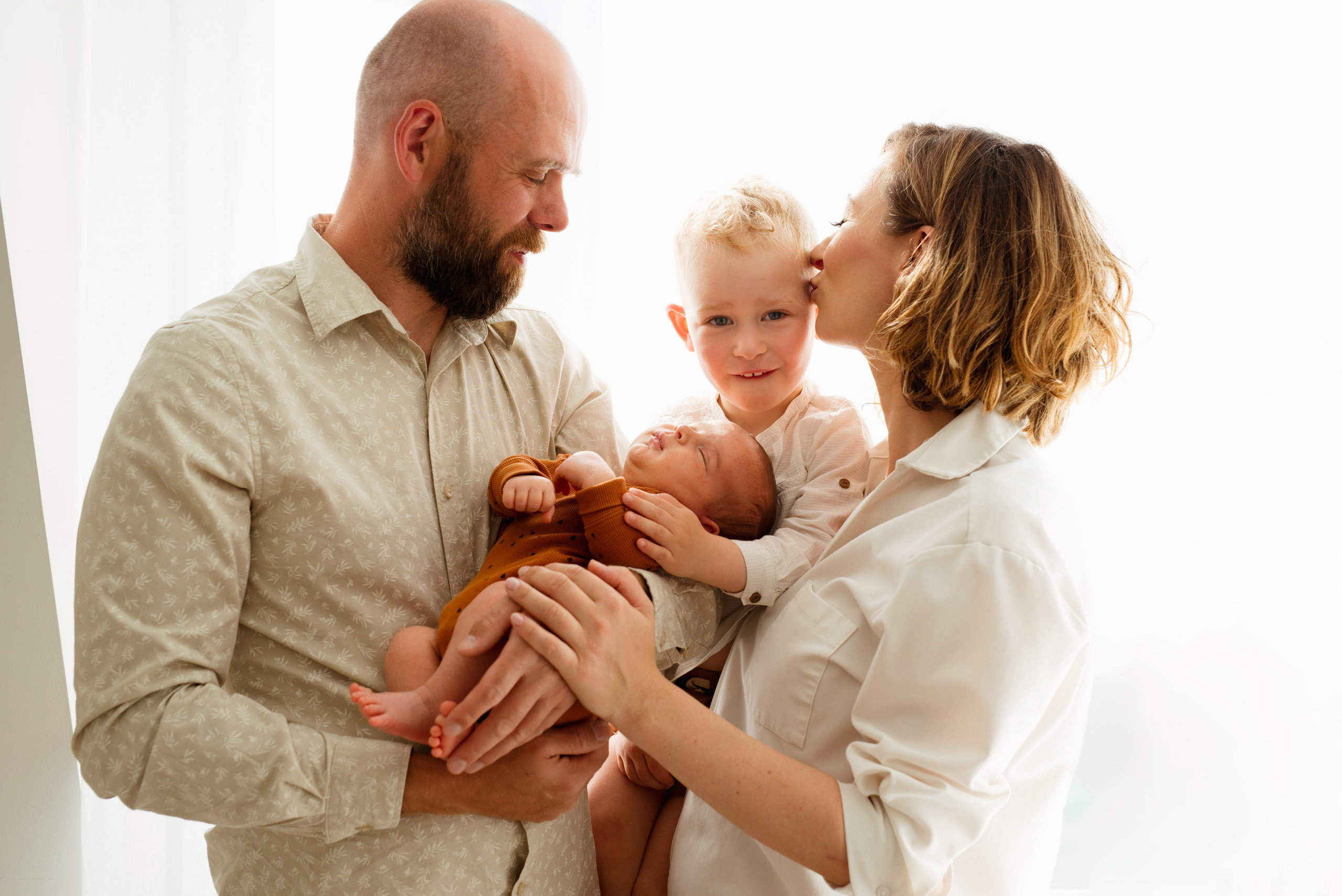 Magi’s Newborn home visit. Michalina Dzianach Wedding Photographer Iceland