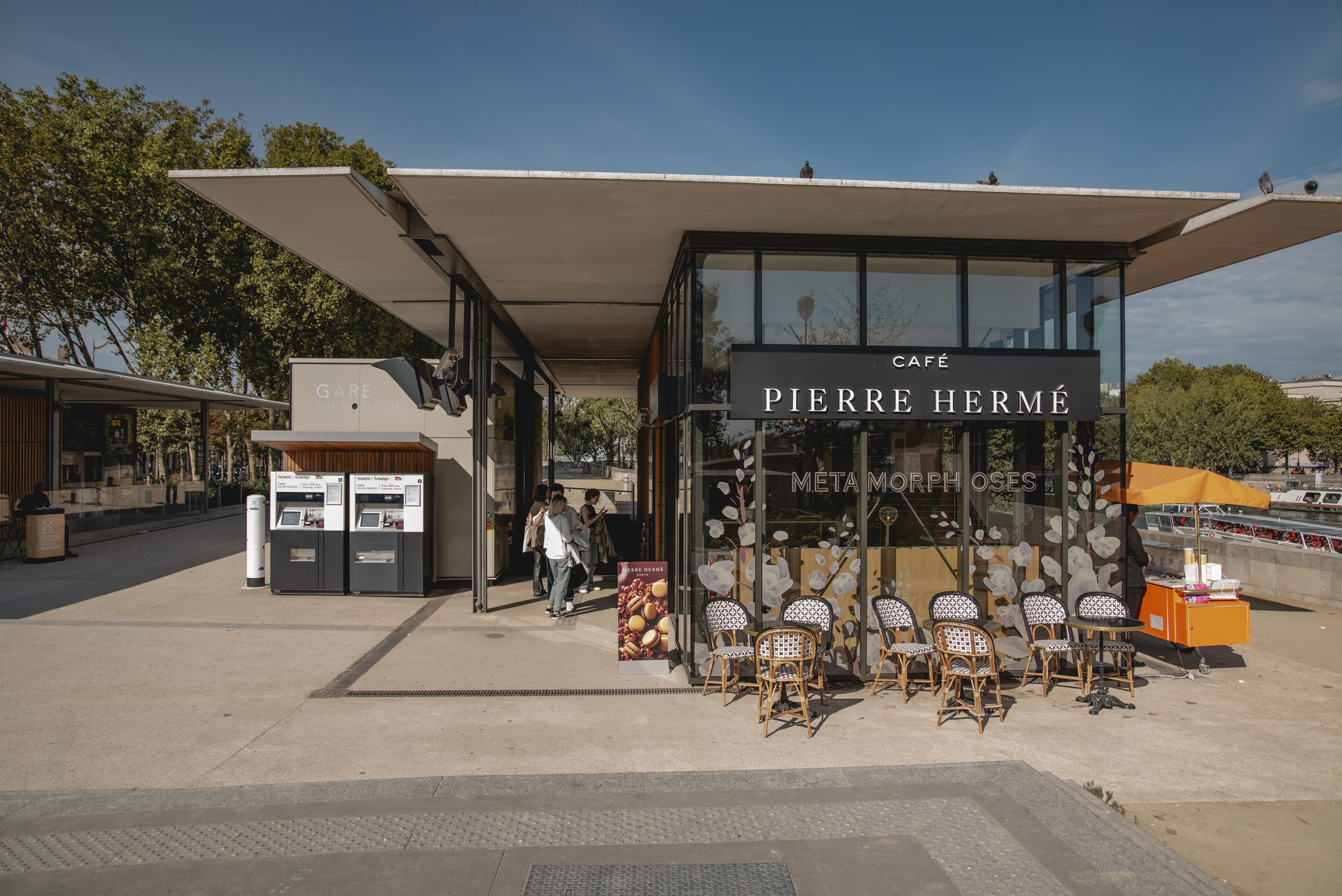 Paris. Photographe sur Cote d’Azur. Portraits de familles, couples, enfants, événements