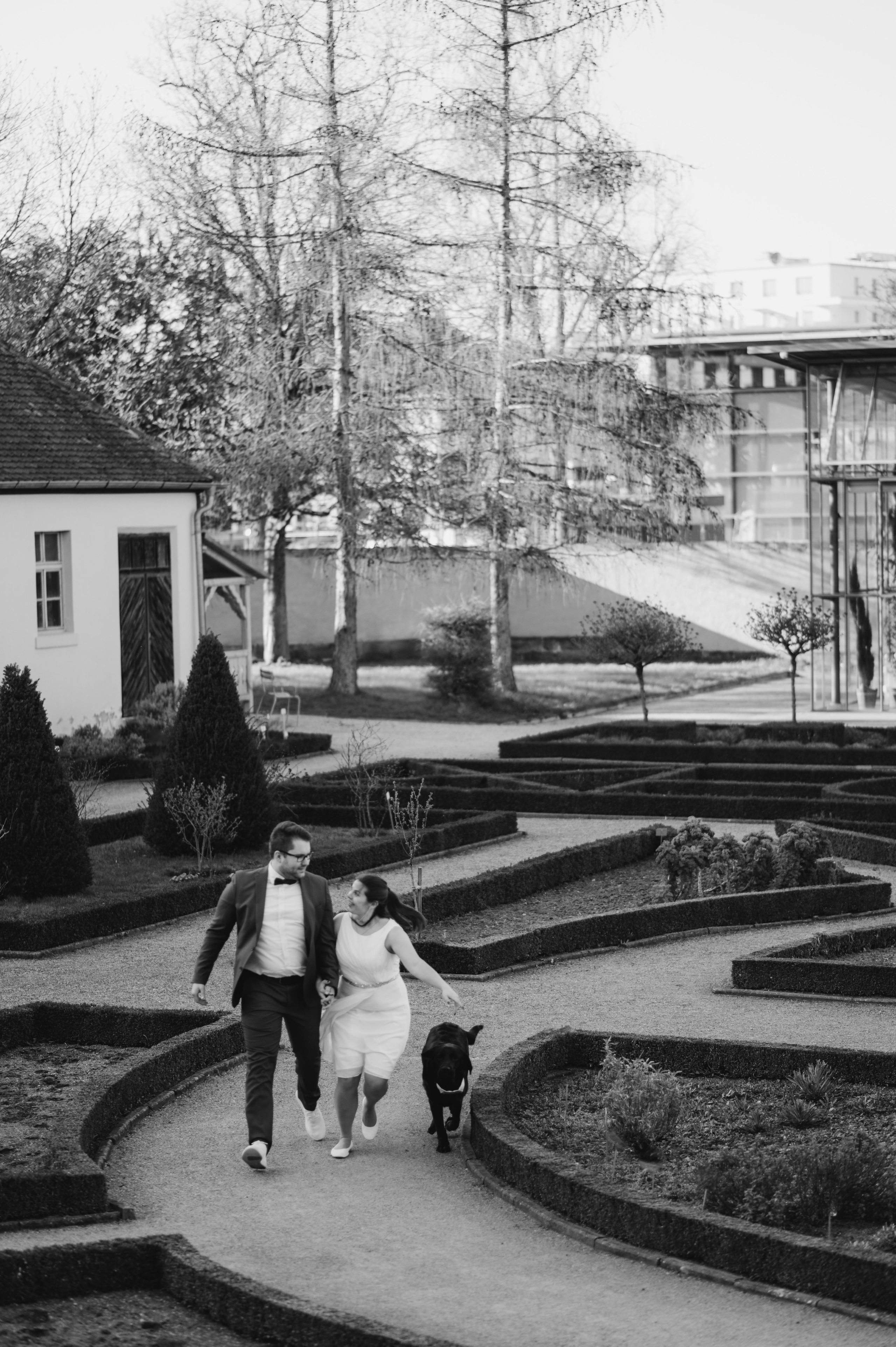 Hochzeit mit einem Hund im Hofgarten Ansbach.