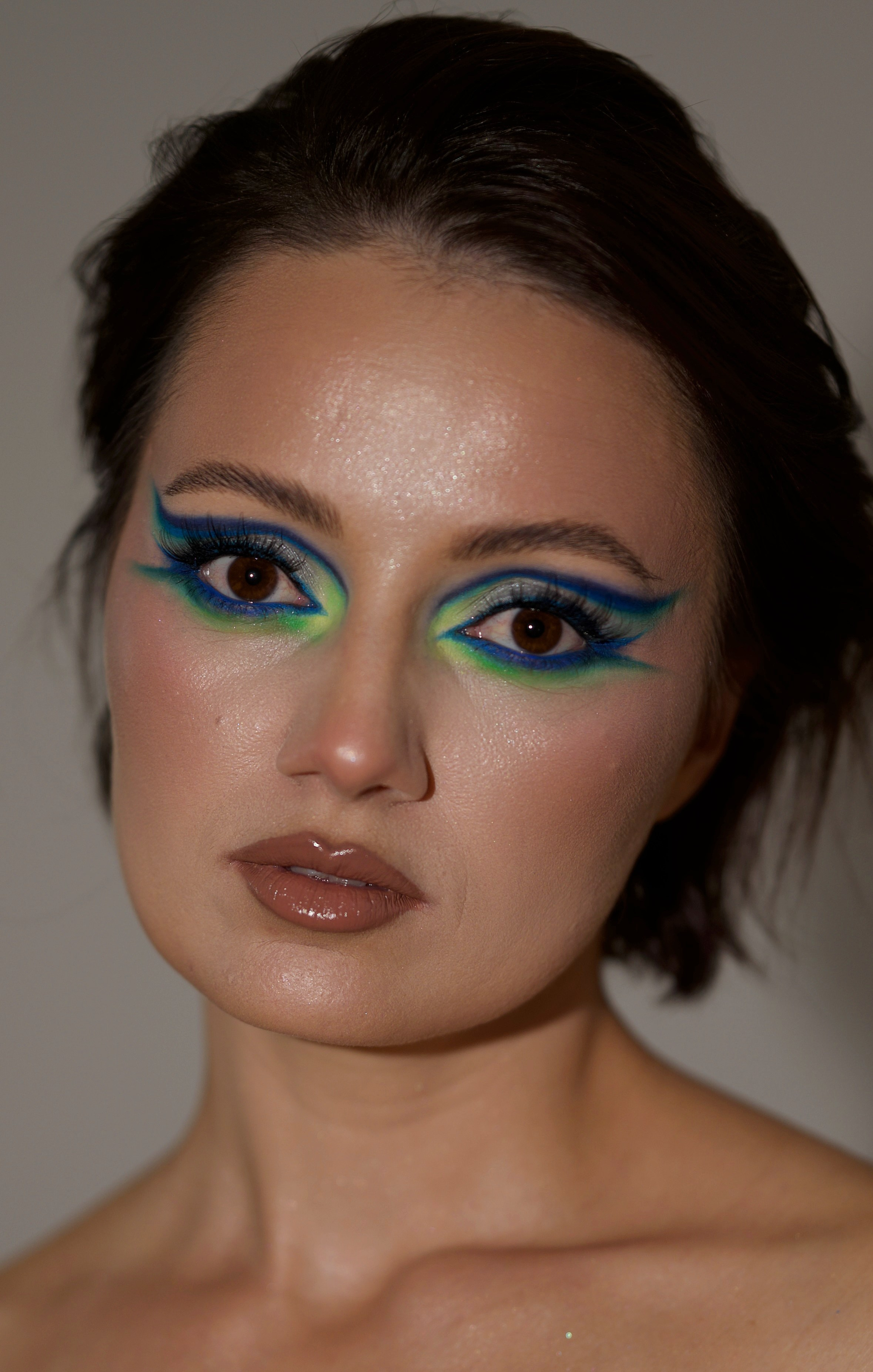 Makeup profesional Cluj-Napoca. Makeup artist, artist sprancene si laminare in Cluj-Napoca | Anca Vasilie